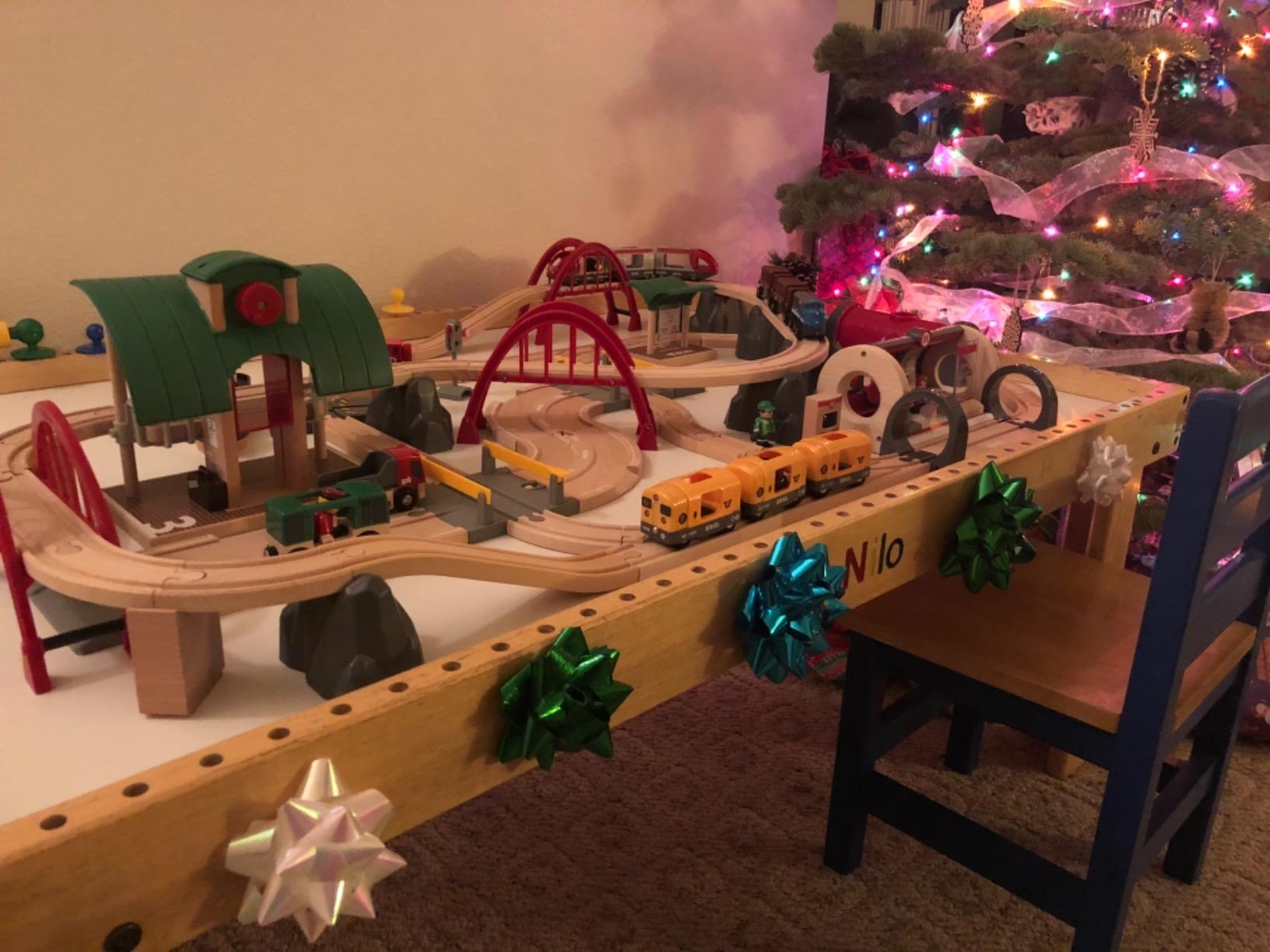 BRIO World Deluxe Railway Set - 87-Piece Wooden Train Set - Includes Passenger & Freight Trains, Stations, Accessories - Safe & Sustainable - MESH Accredited Fun Play for Kids Ages 3 & Up customer photo 1