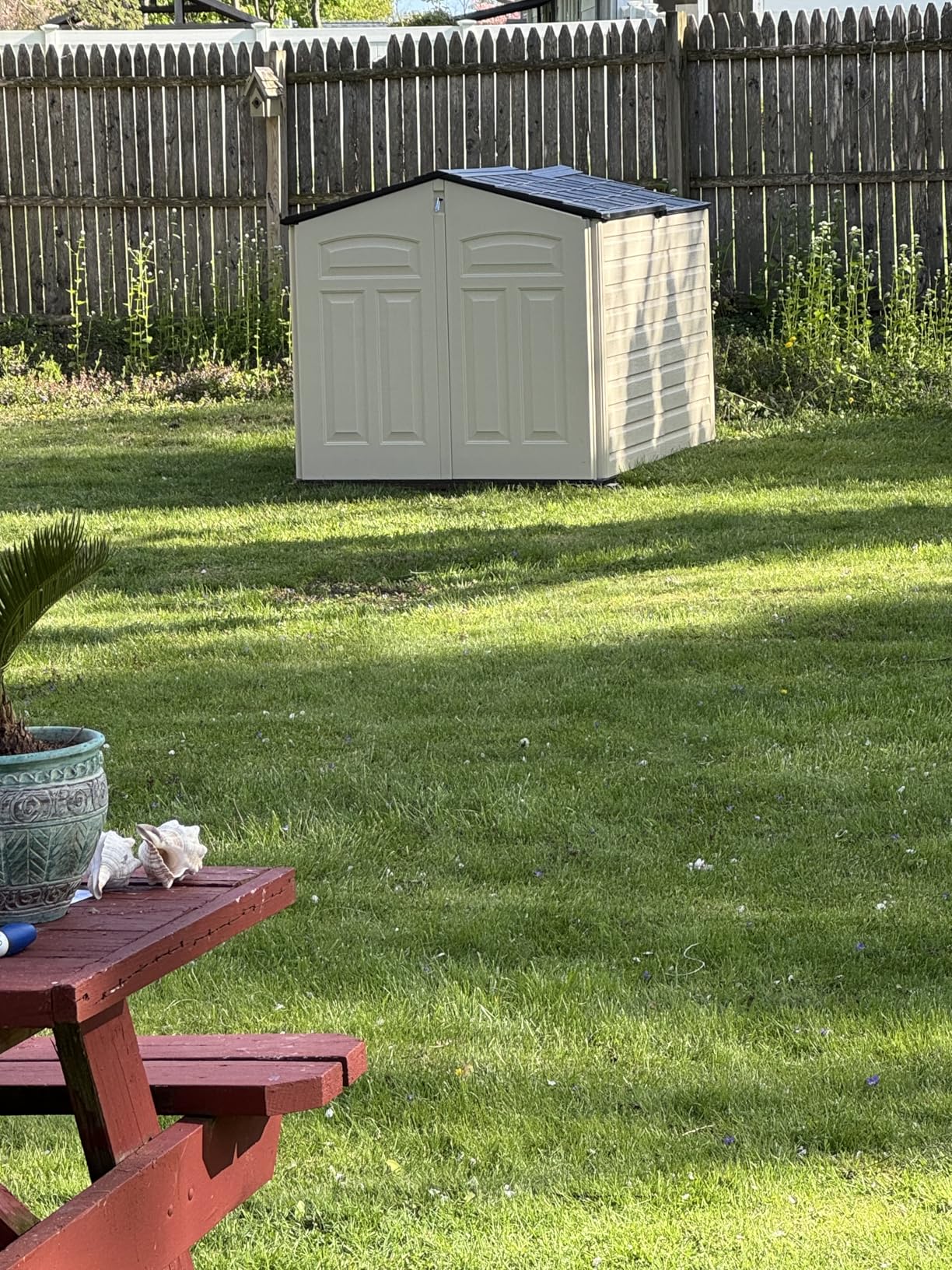Rubbermaid Slide-Lid Resin Outdoor Storage Shed (5 x 6.5 Ft), Weather Resistant, Beige/Brown customer photo 2