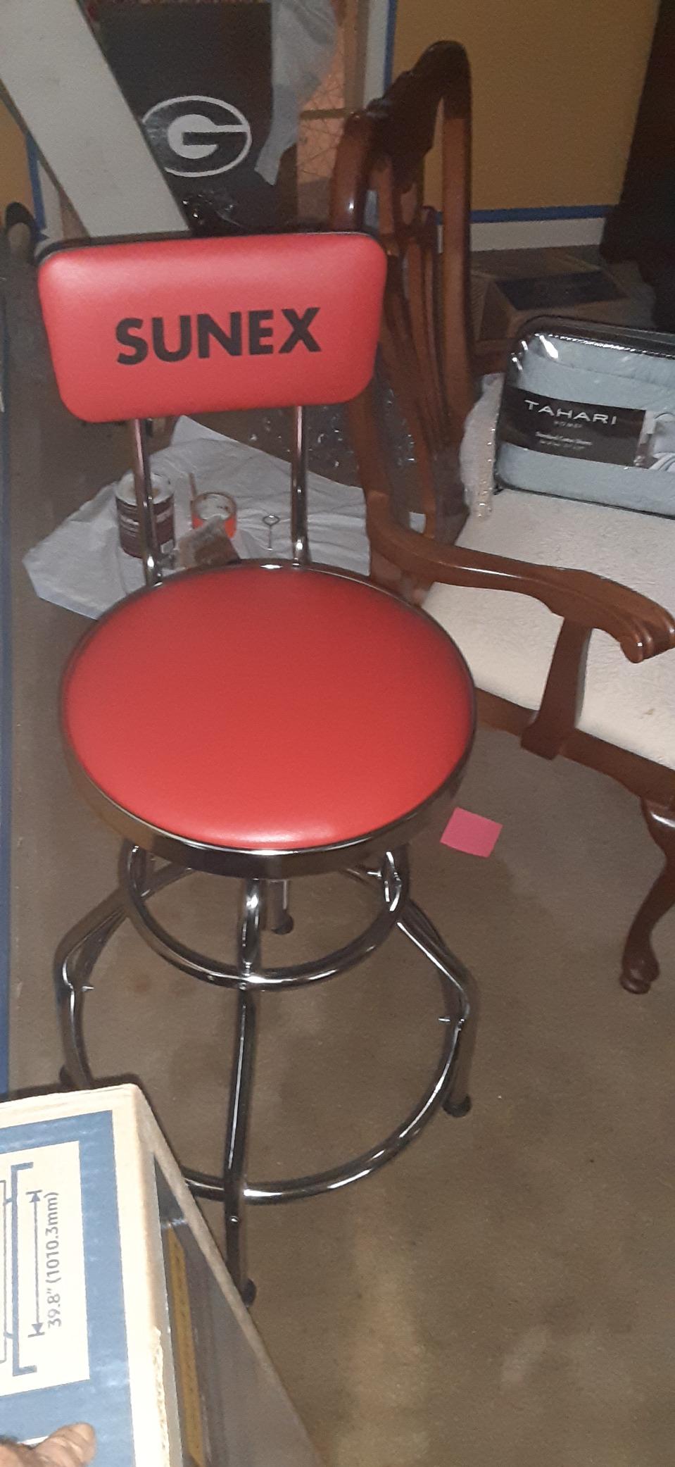 SUNEX TOOLS 8516 Hydraulic Shop Stool, High-Polished Chrome Finish, Hydraulic Seat Adjustment, Vinyl Padded Adjustable Seat and Backrest, Slip Resistant Feet, 250-Pound Capacity customer photo 2