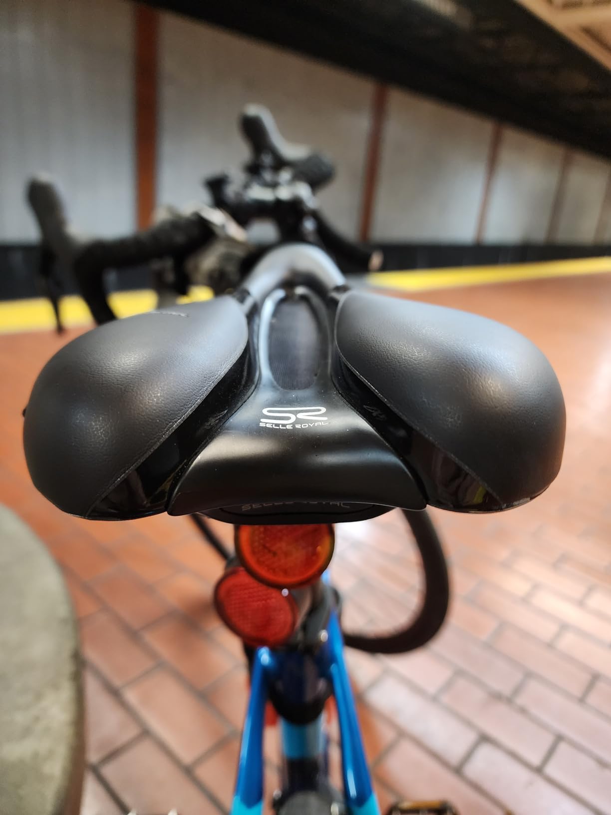 Selle Royal Respiro, Unisex Bike Seat with Ventilation Channel for Extra Comfort customer photo 1