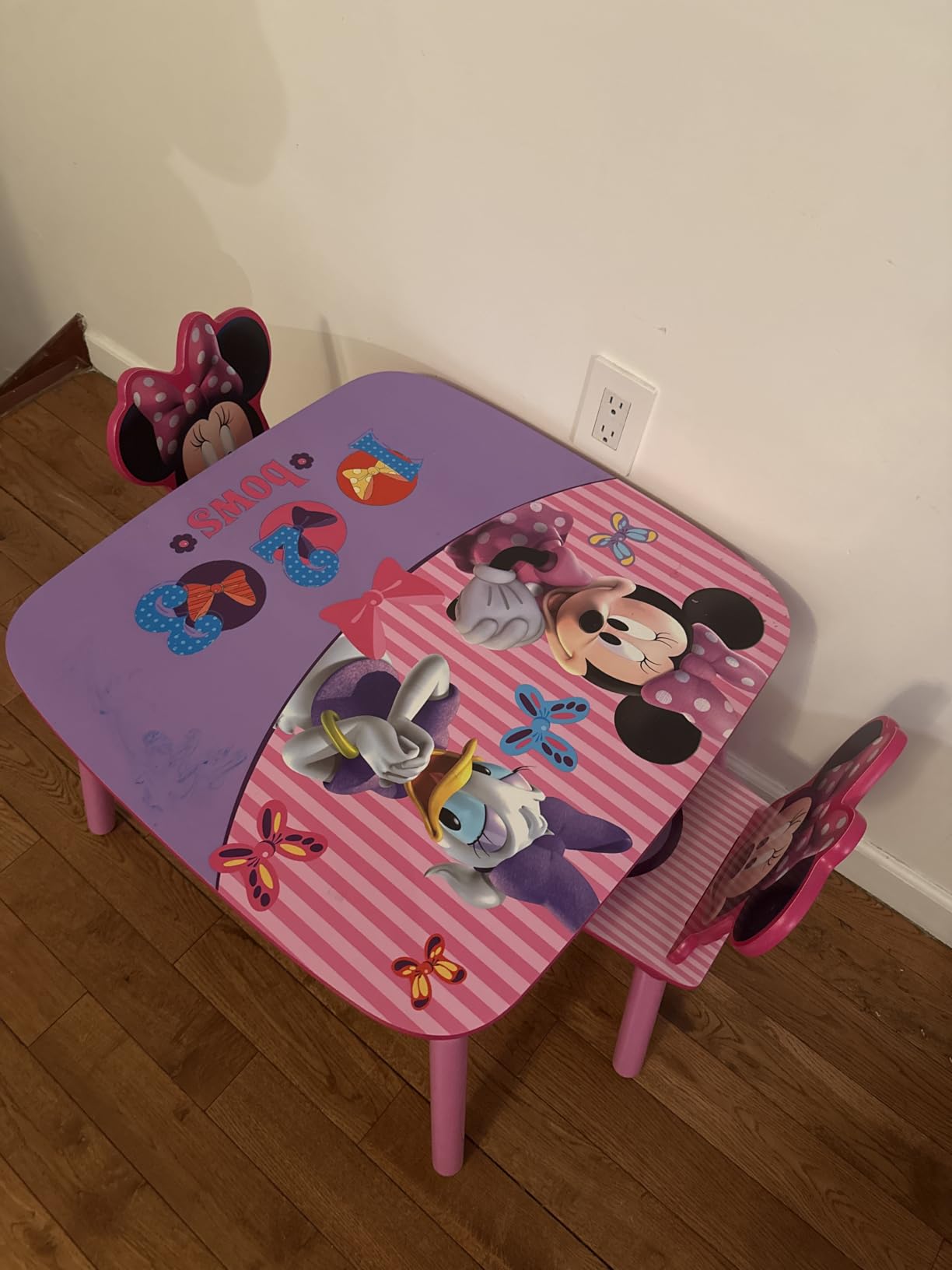Delta Children - Disney Minnie Mouse Kids Table and Chair Set 3- Piece Set (2 Chairs Included) - Ideal for Arts & Crafts, Snack Time, Homework & More, Pink customer photo 1
