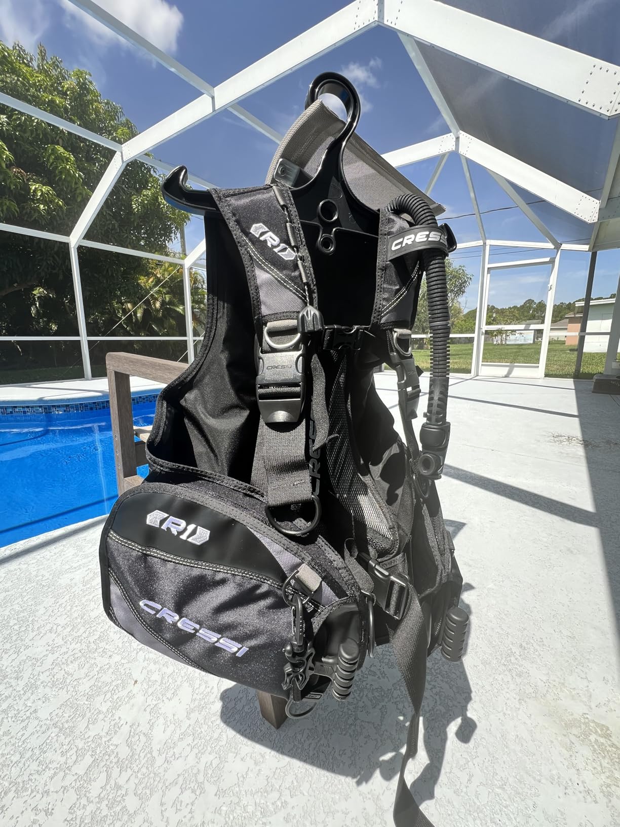 Cressi Lightweight Scuba Diving Jacket BCD with Integrated Movable Weight Pockets and 3 Exhaust Valves: R1 customer photo 2