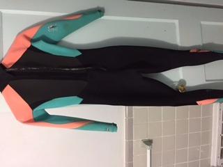 O'Neill Women's Epic 3:2mm Back Zip Full Wetsuit, Durable Warmth with Good Flexibility for Surfing and All Water Activities customer photo 1