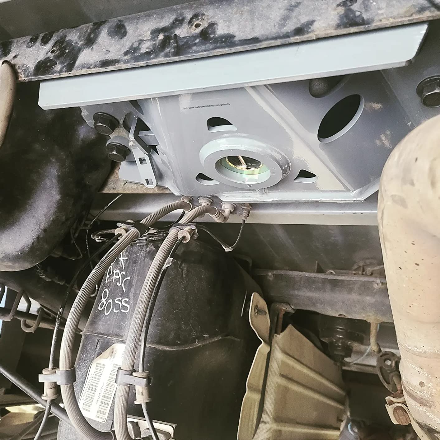 B&W Trailer Hitches Turnoverball Gooseneck Hitch - GNRK1314 - Compatible with 2013-2018 Ram 3500 Trucks customer photo 1