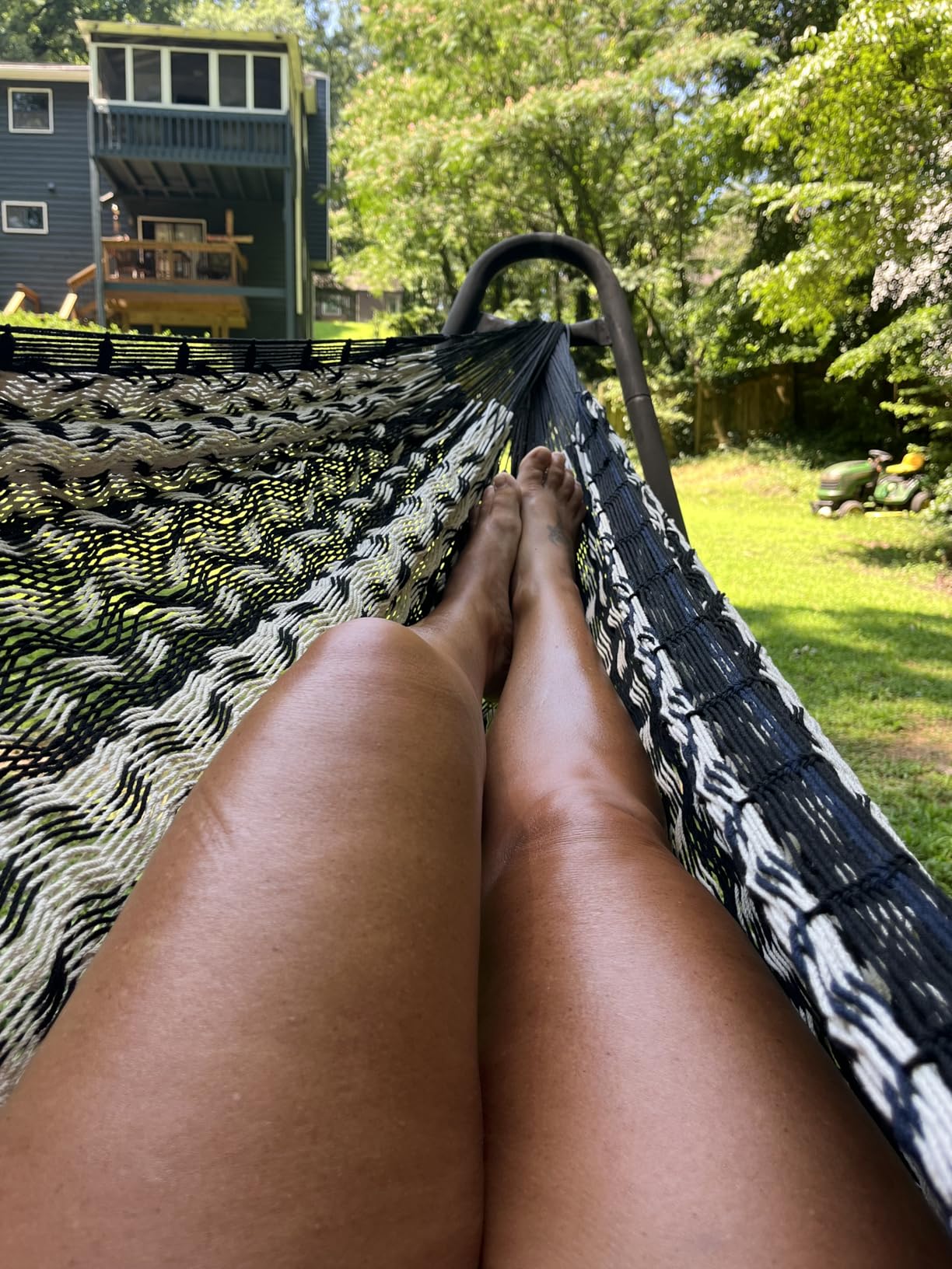 Sunnydaze Handwoven XXL Thick Cord Mayan Double Hammock for Outside - 625-Pound Capacity Heavy-Duty Outdoor Hammock - Black/Natural customer photo 2