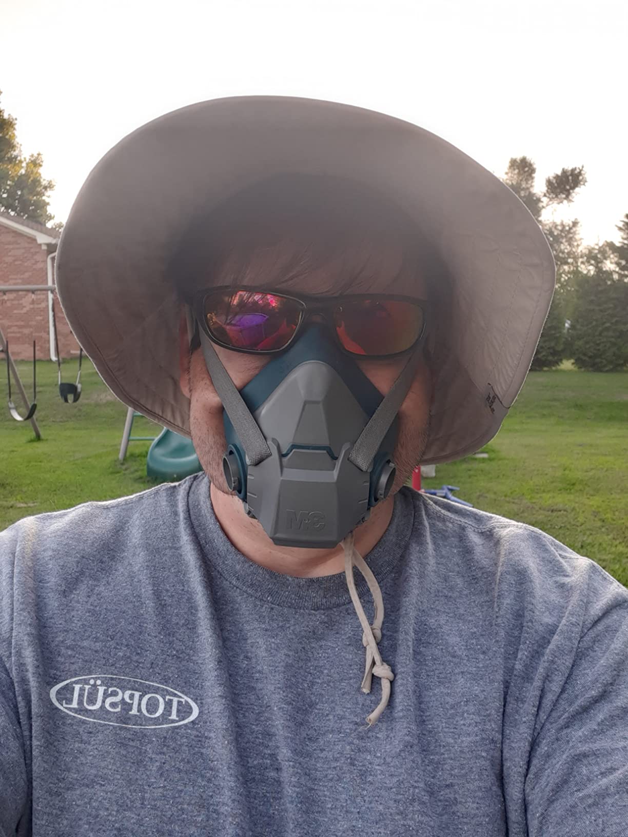 3M Rugged Comfort Half Facepiece Reusable Respirator 6502, NIOSH, Cool Flow Valve Helps Reduce Heat and Moisture, Silicone Faceseal Provides a Firm Seal, Welding, Sanding, Cleaning, Grinding, Medium customer photo 2