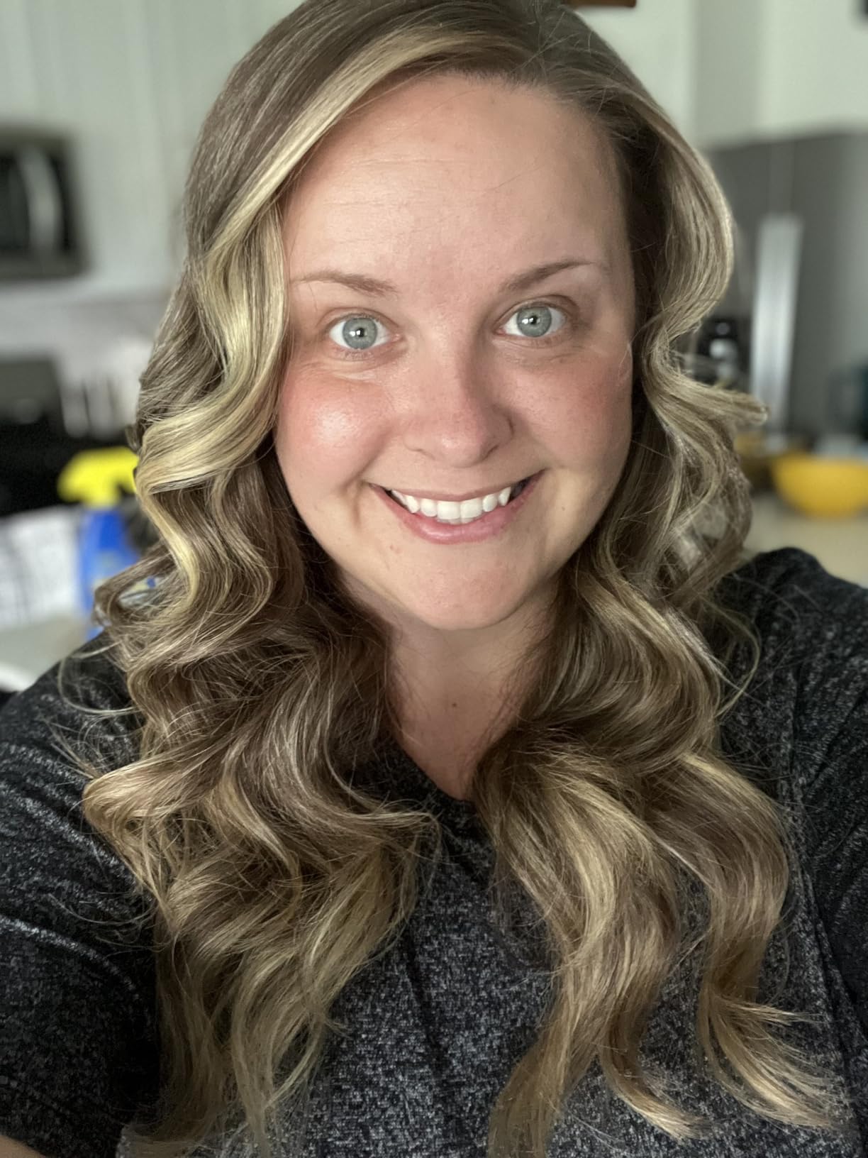 ion Titanium Pro Curling Iron, 1 1/2 Inch, Heats up to 450°F, Maximum Curl Retention, Dual Voltage customer photo 1