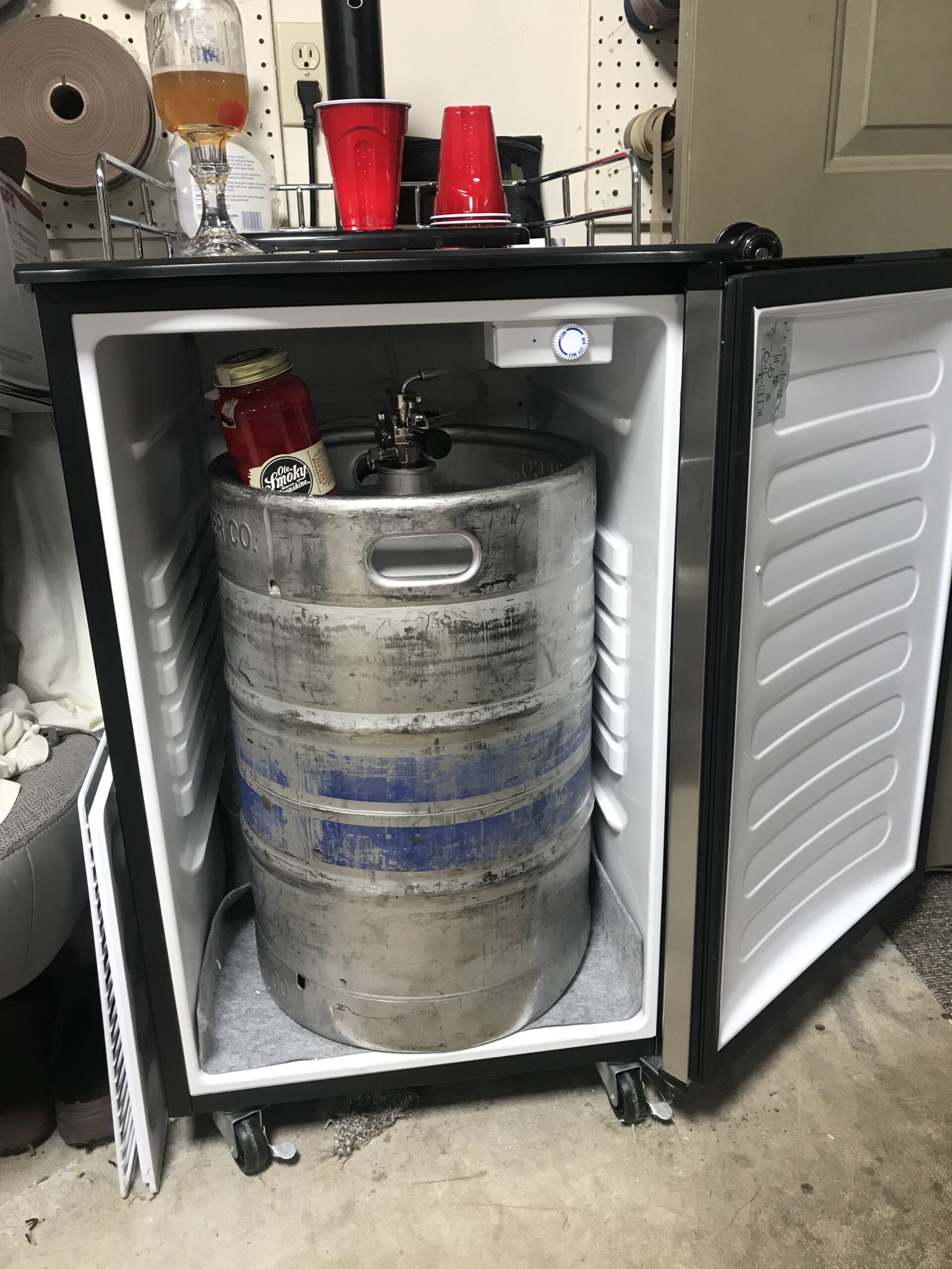 Frigidaire EFRB200C EFRB200 6.1 Cu Ft Stainless Steel Kegerator Beer Bar customer photo 1