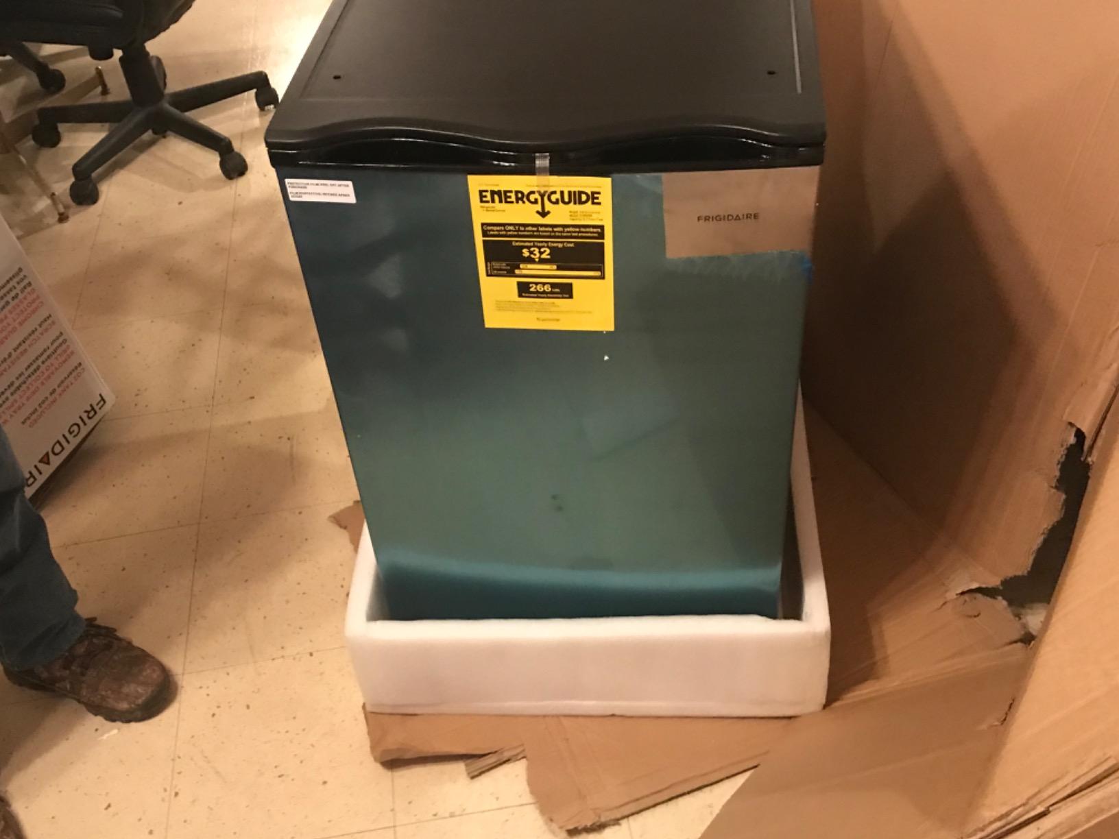 Frigidaire EFRB200C EFRB200 6.1 Cu Ft Stainless Steel Kegerator Beer Bar customer photo 2