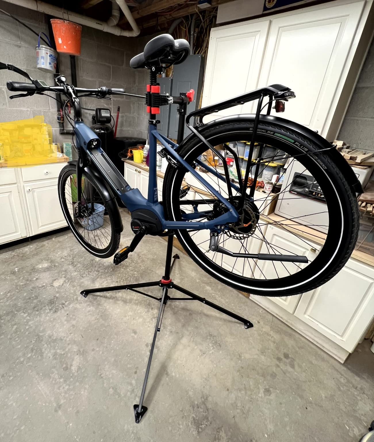 Yaheetech Bike Repair Stand - Height Adjustable Bicycle Workshop Stand with Tool Tray for Road & Mountain Bikes customer photo 1