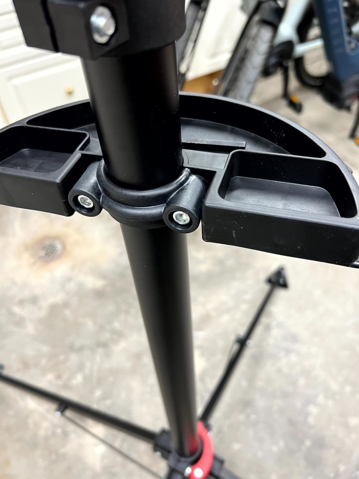 Yaheetech Bike Repair Stand - Height Adjustable Bicycle Workshop Stand with Tool Tray for Road & Mountain Bikes customer photo 2