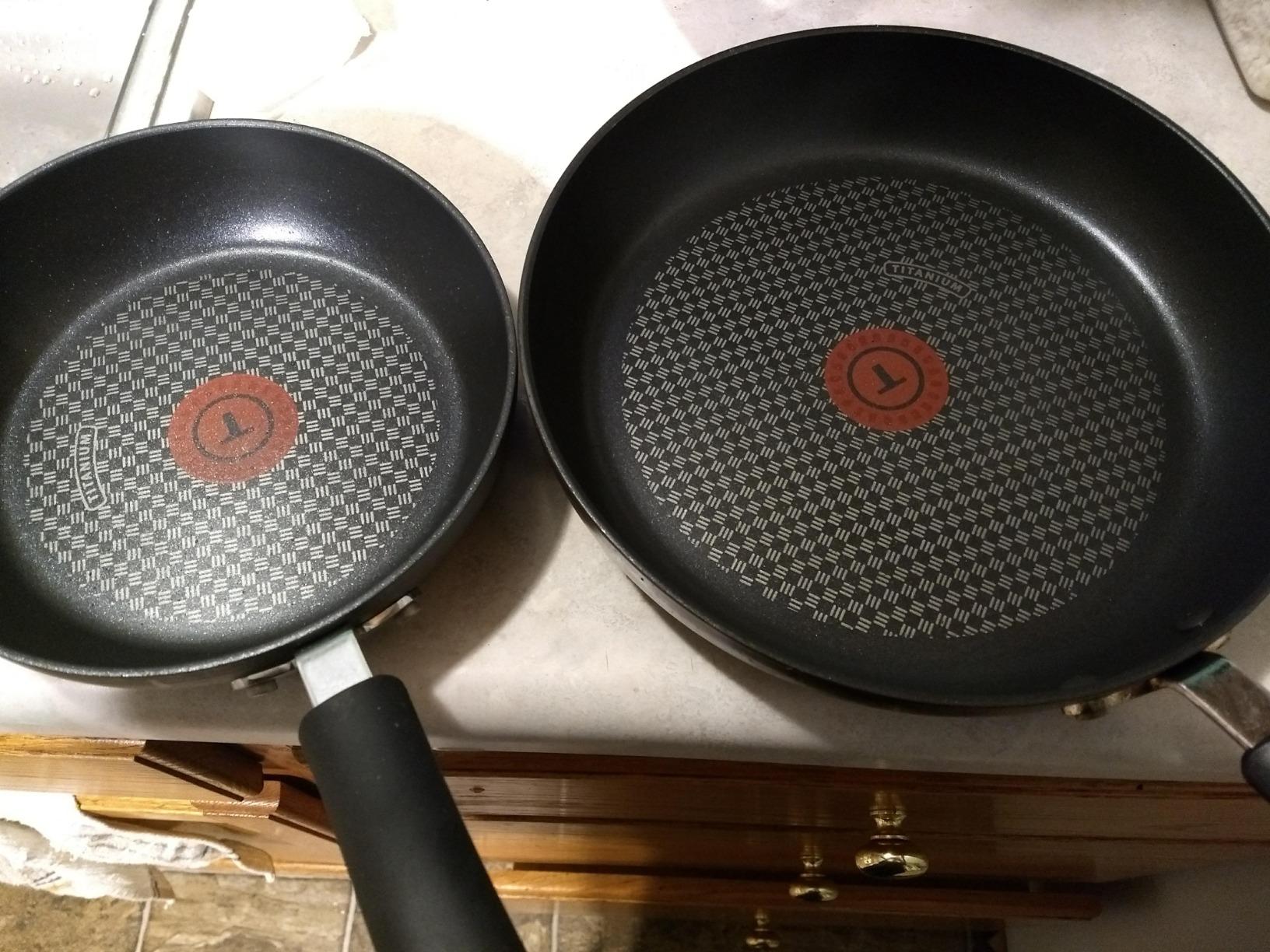 T-fal Ultimate Hard Anodized Nonstick Pots and Pans Set 14 Piece, Oven Broiler Safe 400F, Kitchen Cooking Set w/Fry Pans, Saucepans, Griddle, Dutch Oven, Dishwasher Safe, Cookware, Onyx customer photo 2