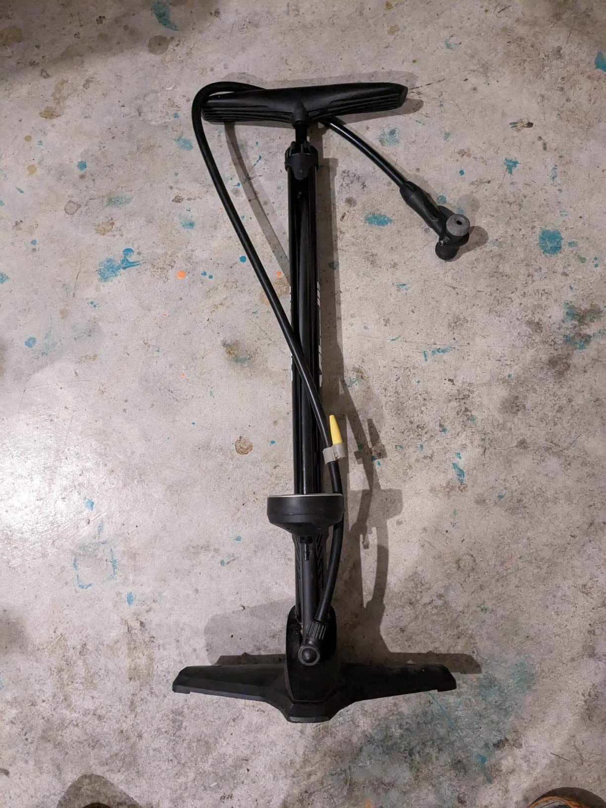 Vibrelli Vibrelli Bike Floor Pump with Gauge - High Pressure 160 PSI - Presta Valve Bike Pump Automatically Switches to Schrader - Bicycle Pump Comes with Glueless Puncture Kit customer photo 1