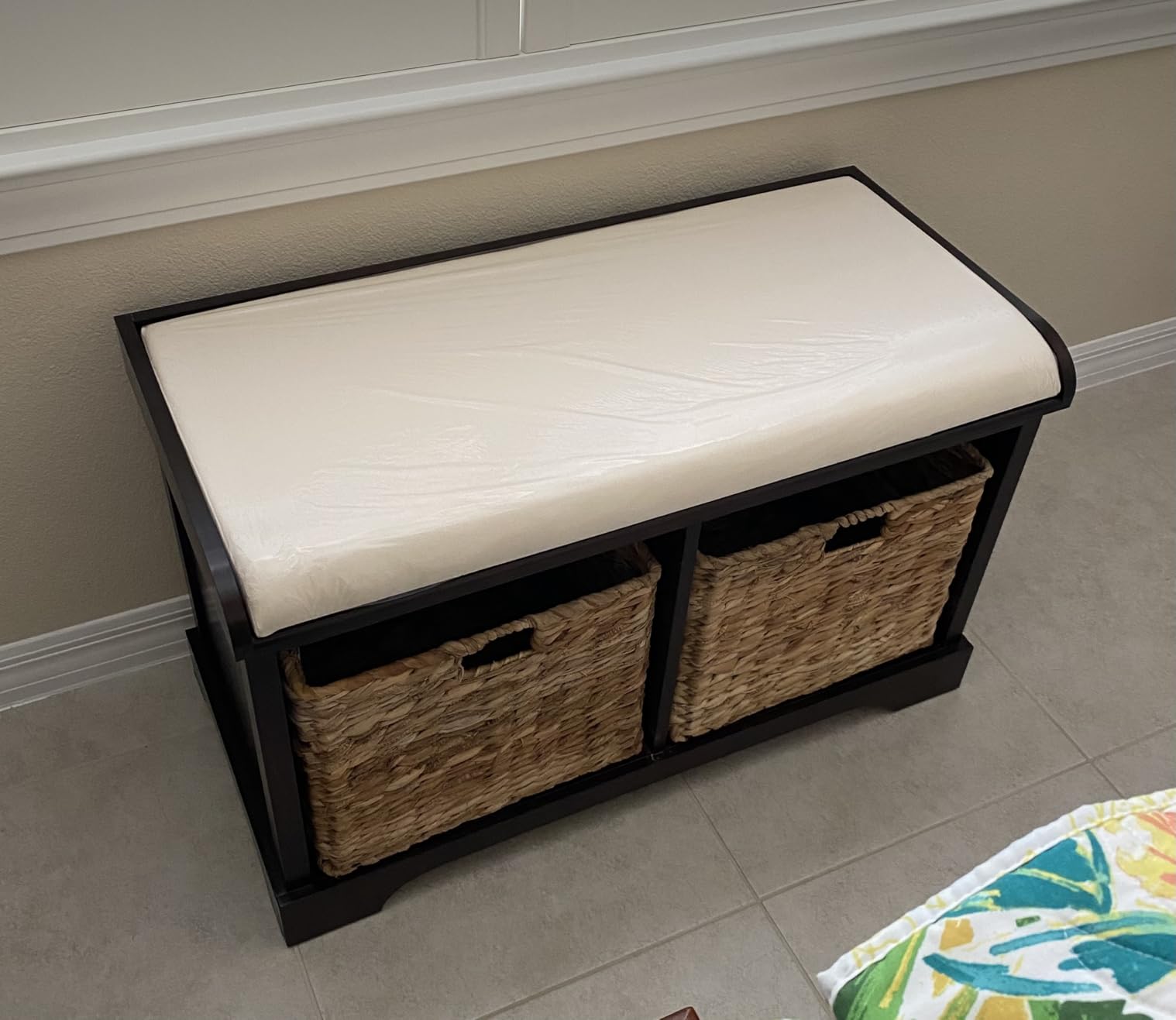 SAFAVIEH Furniture - Freddy 2-Basket Storage Bench - Vintage White - Solid Wood - Coastal Basket Storage Design - Ideal for Entryway, Living Room, Hallway, 18