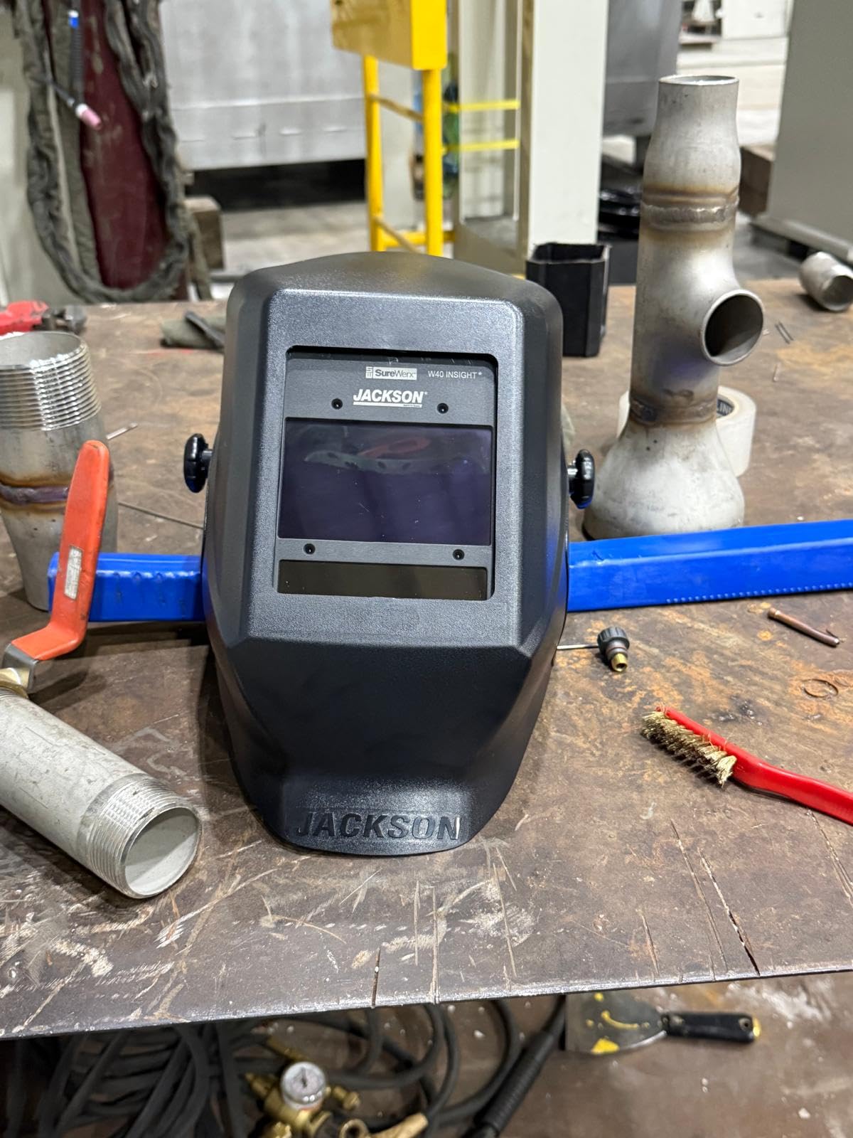 Jackson Safety Insight ADF Welding Helmet - Auto Darkening with HSL Narrow Shell Design for Confined Spaces - ANSI Z87.1 & CSA Z94.3 customer photo 1