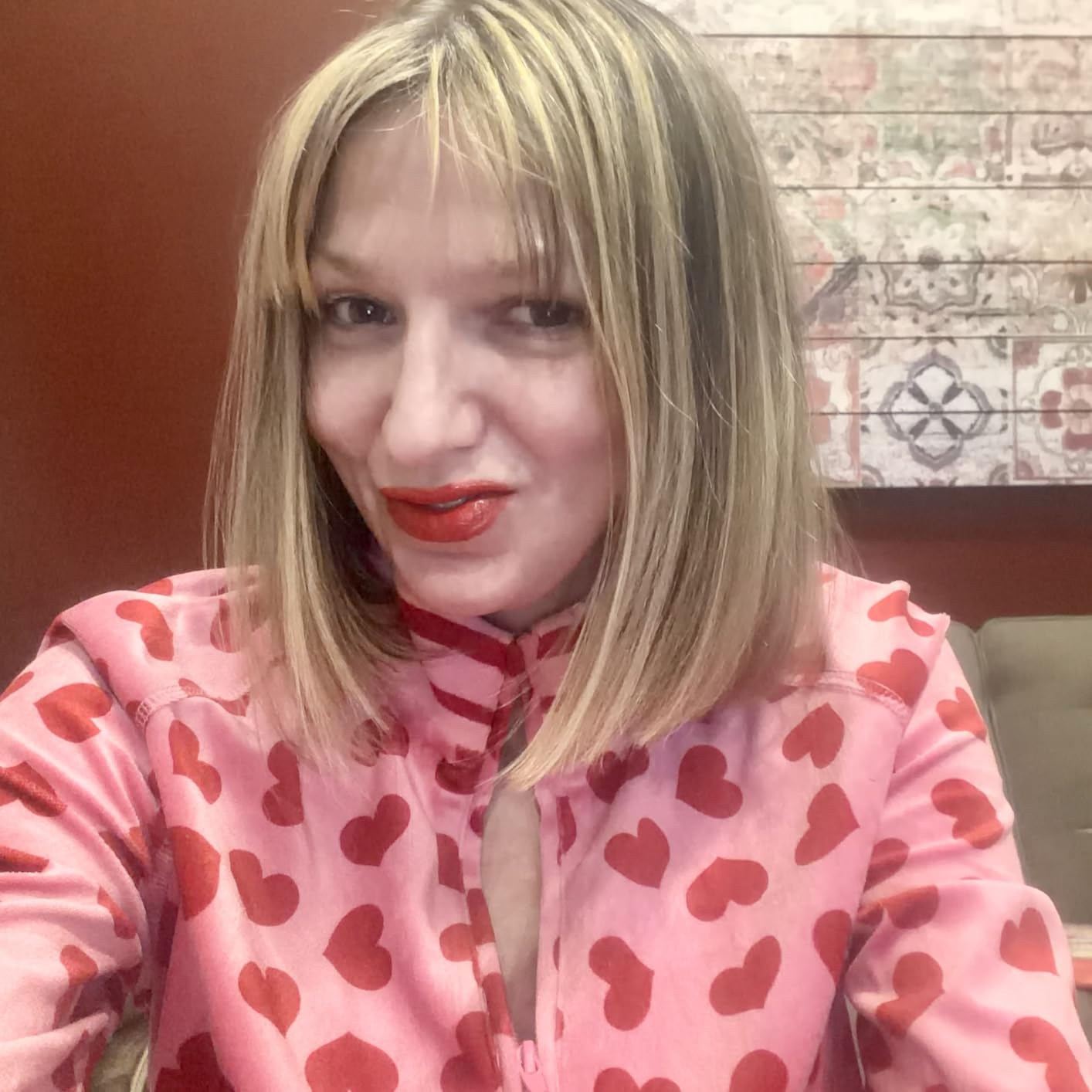 Charlotte Tilbury Hot Lips Lipstick - Hydrating, Long Lasting Lipstick with Orchid & Antioxidant Extracts - Buildable Satin Finish for Fuller-Looking Lips customer photo 2