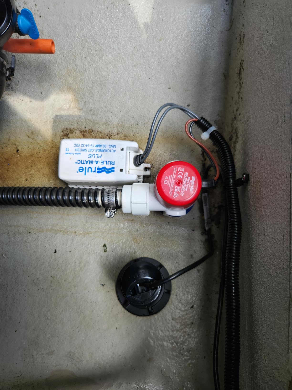 Rule Standard Bilge Pump 20DA - 800 GPH, 12V, Submersible, Marine Bilge Pump with Thermal Cut-Off customer photo 1