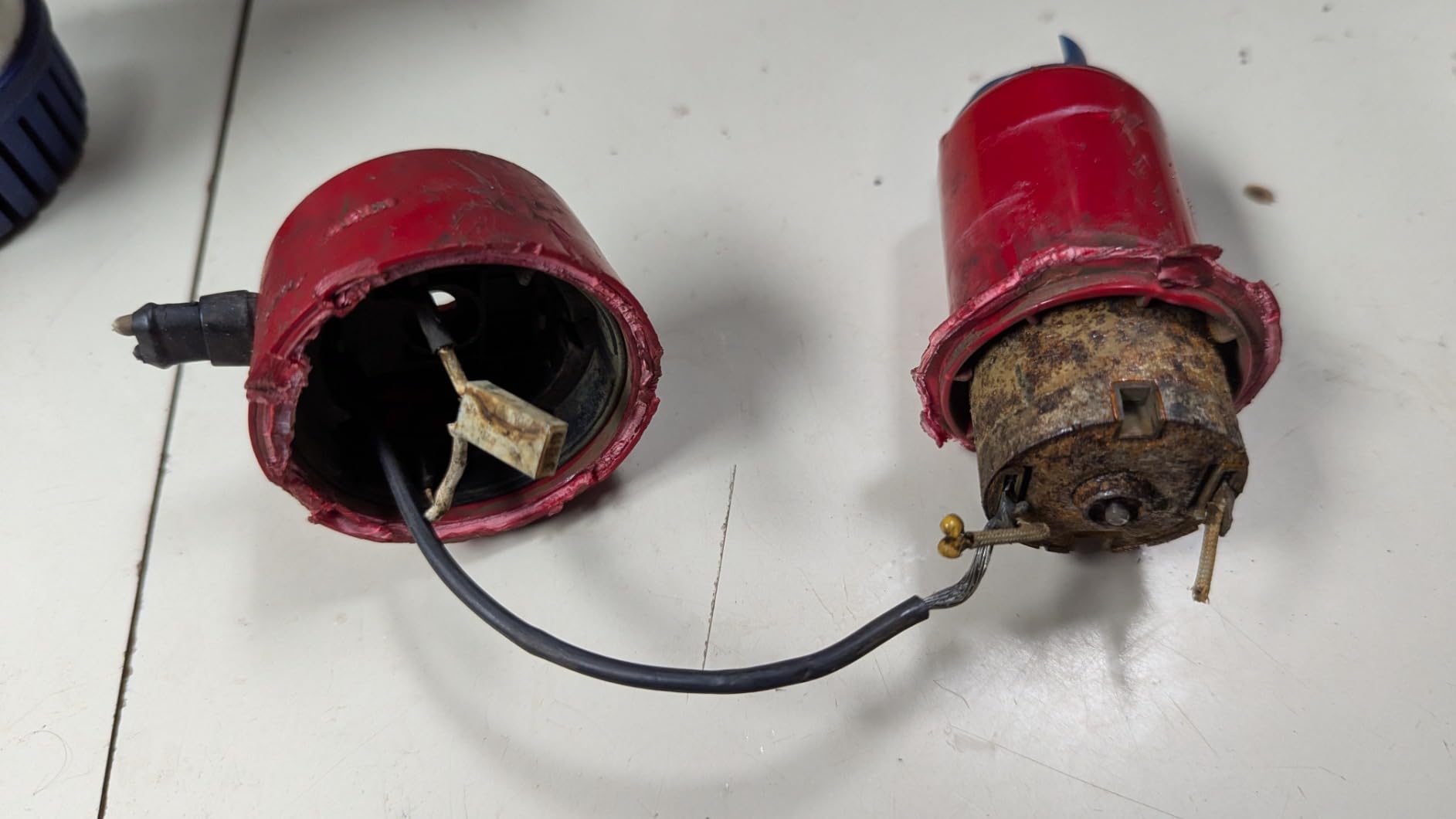 Rule Standard Bilge Pump 20DA - 800 GPH, 12V, Submersible, Marine Bilge Pump with Thermal Cut-Off customer photo 2