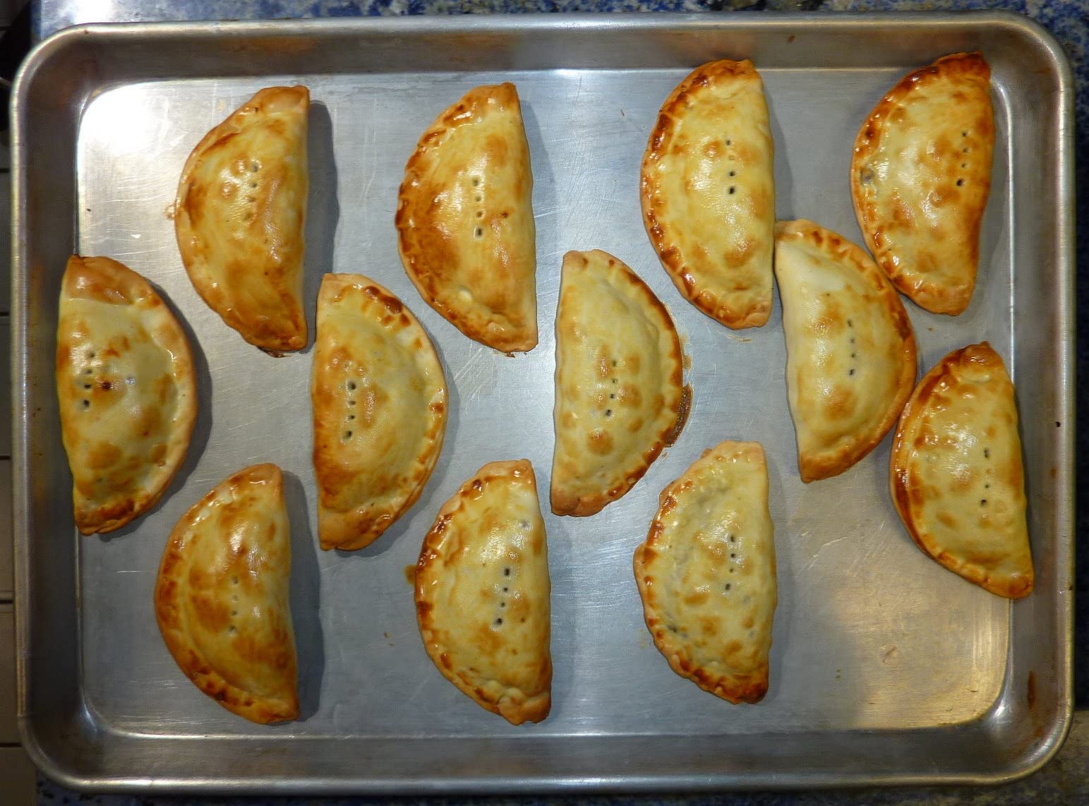 Best Utensils Stainless Steel Ravioli Mould Pierogi Dumpling Maker Wrapper Pastry Dough Cutter Kitchen Accessories (M: 4 inch) customer photo 1