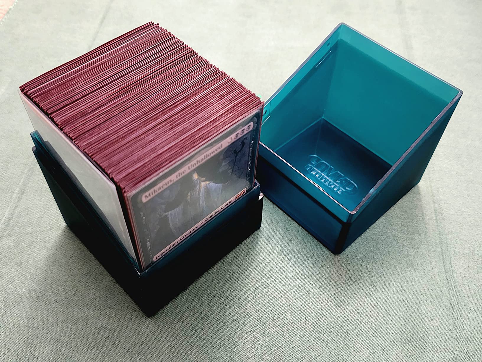Ultimate Guard Boulder 100+ Classic, Deck Case for 100 Double-Sleeved TCG Cards, Sapphire, Secure & Durable Storage for Trading Card Games, Soft-Touch Finish customer photo 2