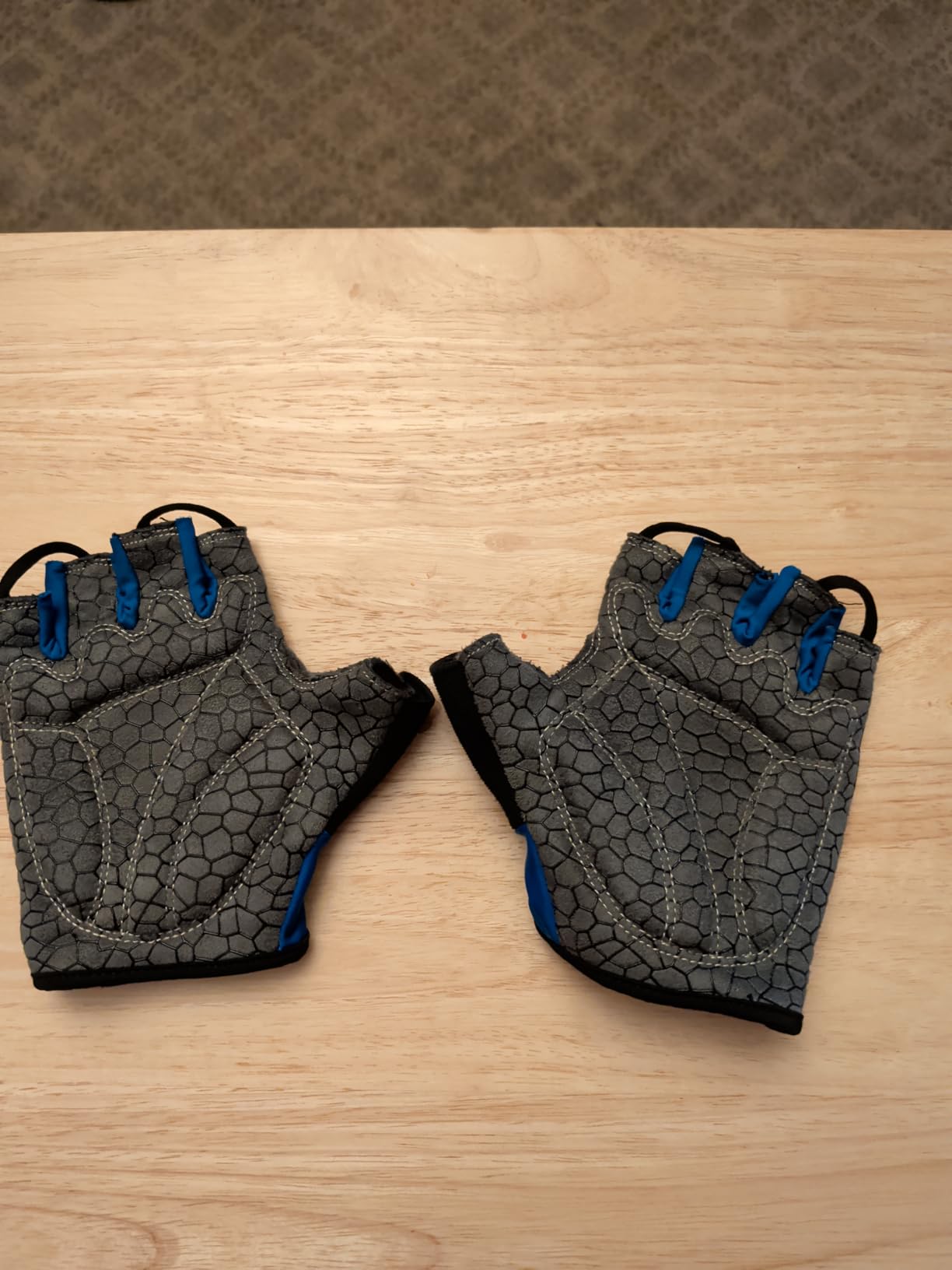 Bike Gloves for Men Women with Anti-Slip Shock-Absorbing Pad, Light Weight Half-Finger Cycling Gloves customer photo 1