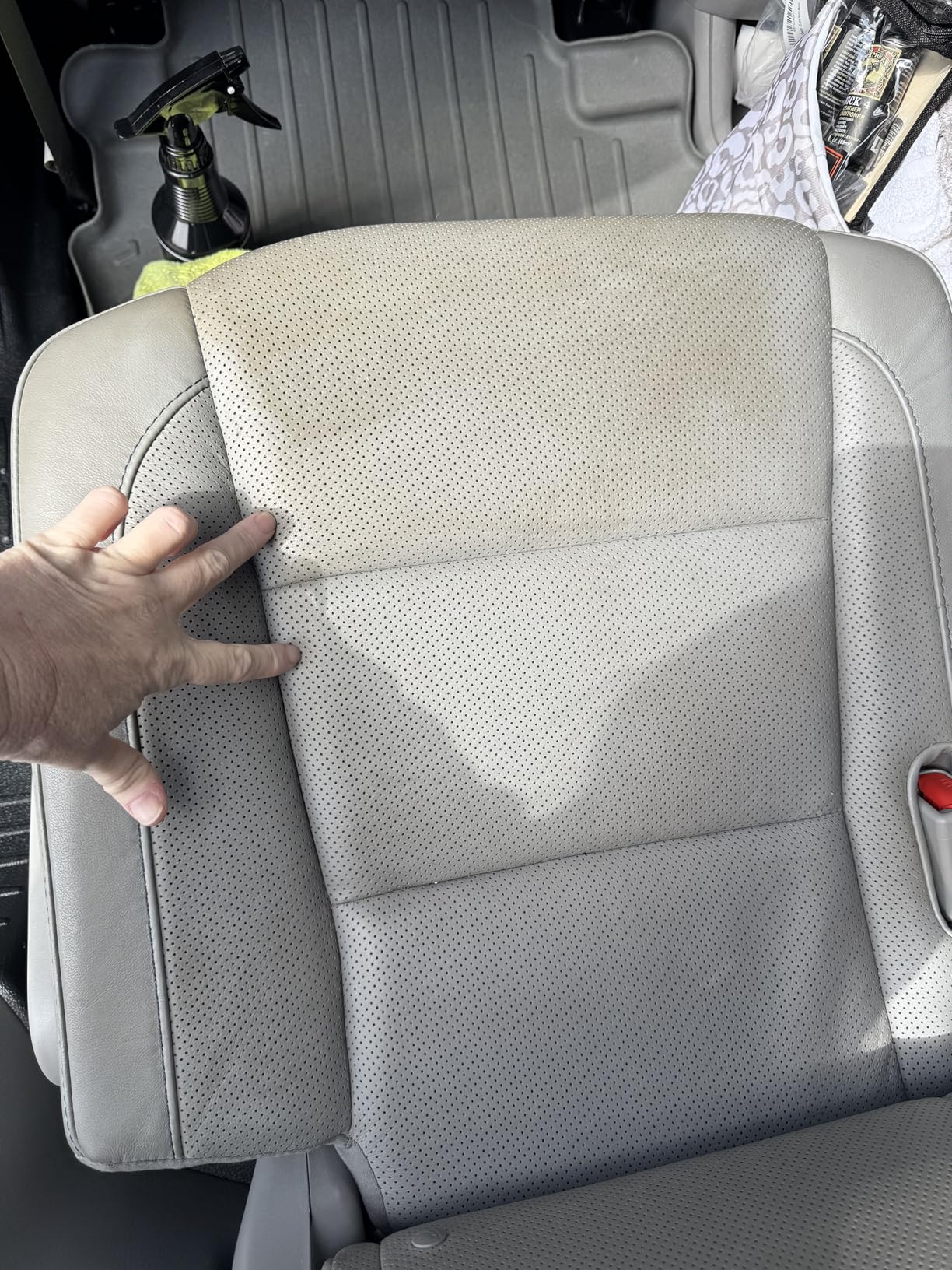 CAR GUYS Super Cleaner | Effective Car Interior Cleaner | Leather Car Seat Cleaner | Stain Remover for Carpet, Upholstery, Fabric, and Much More! | 18 Oz Kit with Microfiber Towel customer photo 1