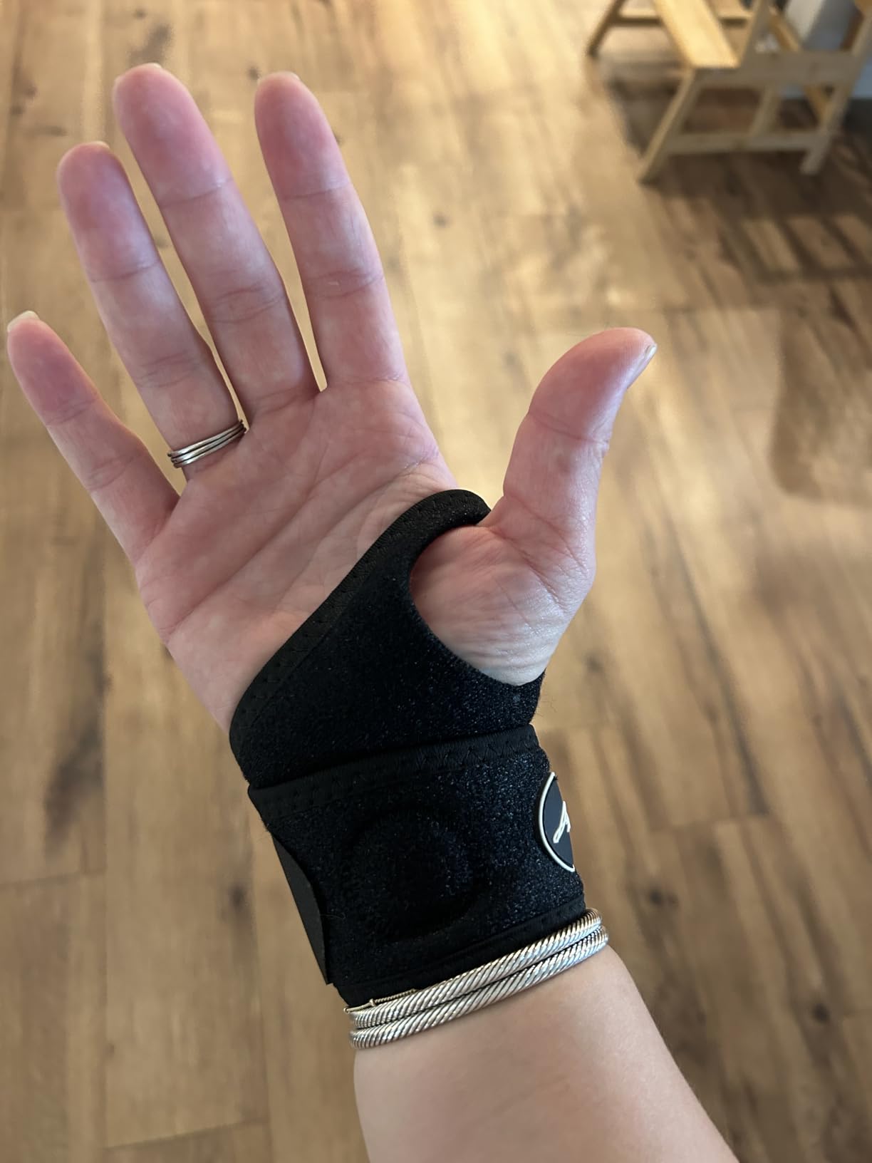 Doctor Developed Wrist Brace, Wrist Wraps for Carpal Tunnel Arthritis, Tendonitis, Hand Support, Ideal for Fitness, Weightlifting - Handbook Included (Wrist Brace 1 Pack) customer photo 2