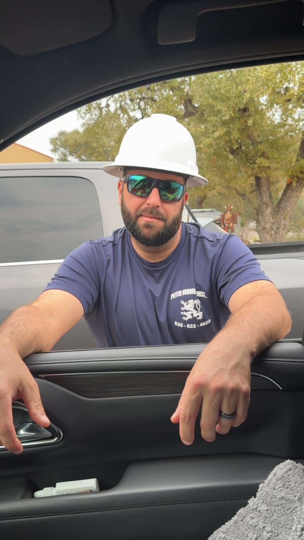 Pyramex Ridgeline Full Brim Hard Hat 4 Point Ratchet Matte White Graphite Pattern customer photo 1