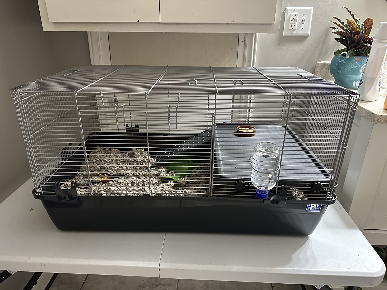 Prevue Pet Products Universal Small Animal Home - Small Animal Cage for Hamsters, Guinea Pigs, Ferrets, Dwarf Rabbits, Rats, Chinchillas, Hedgehogs, Indoor Use, Tight Wire Spacing - Gray customer photo 1
