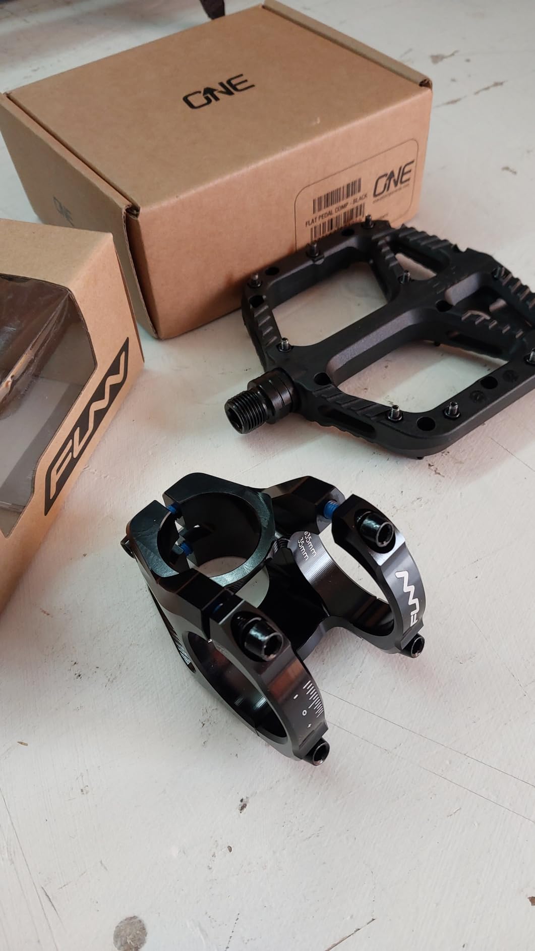 OneUp Components Composite Pedals - Lightweight, Durable Flat Bike Pedals for Mountain Bikes (MTB) customer photo 1