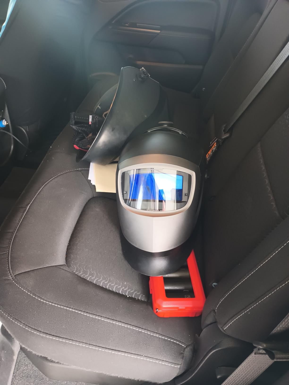 3M Speedglas Welding Helmet 9002NC, 04-0100-20NC, with Natural Color Technology Auto Darkening Filter for MMAW TIG MIG Welding Helmet,black/Silver customer photo 2