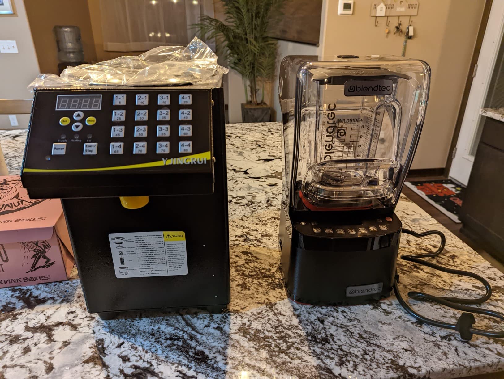 Blendtec Stealth 885 Commercial Blender, WildSide+ Jar, Stealth Sound Enclosure, Strongest Commercial-Grade Power, Self-Cleaning, 42 Pre-programmed Cycles, Black customer photo 2