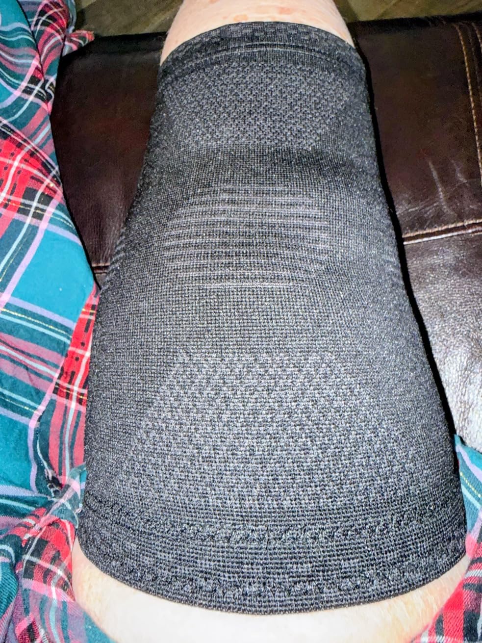 POWERLIX Knee Compression Sleeve - Best Knee Brace for Men & Women - Knee Support for Running, Basketball, Weightlifting, Gym, Workout, Sports customer photo 1