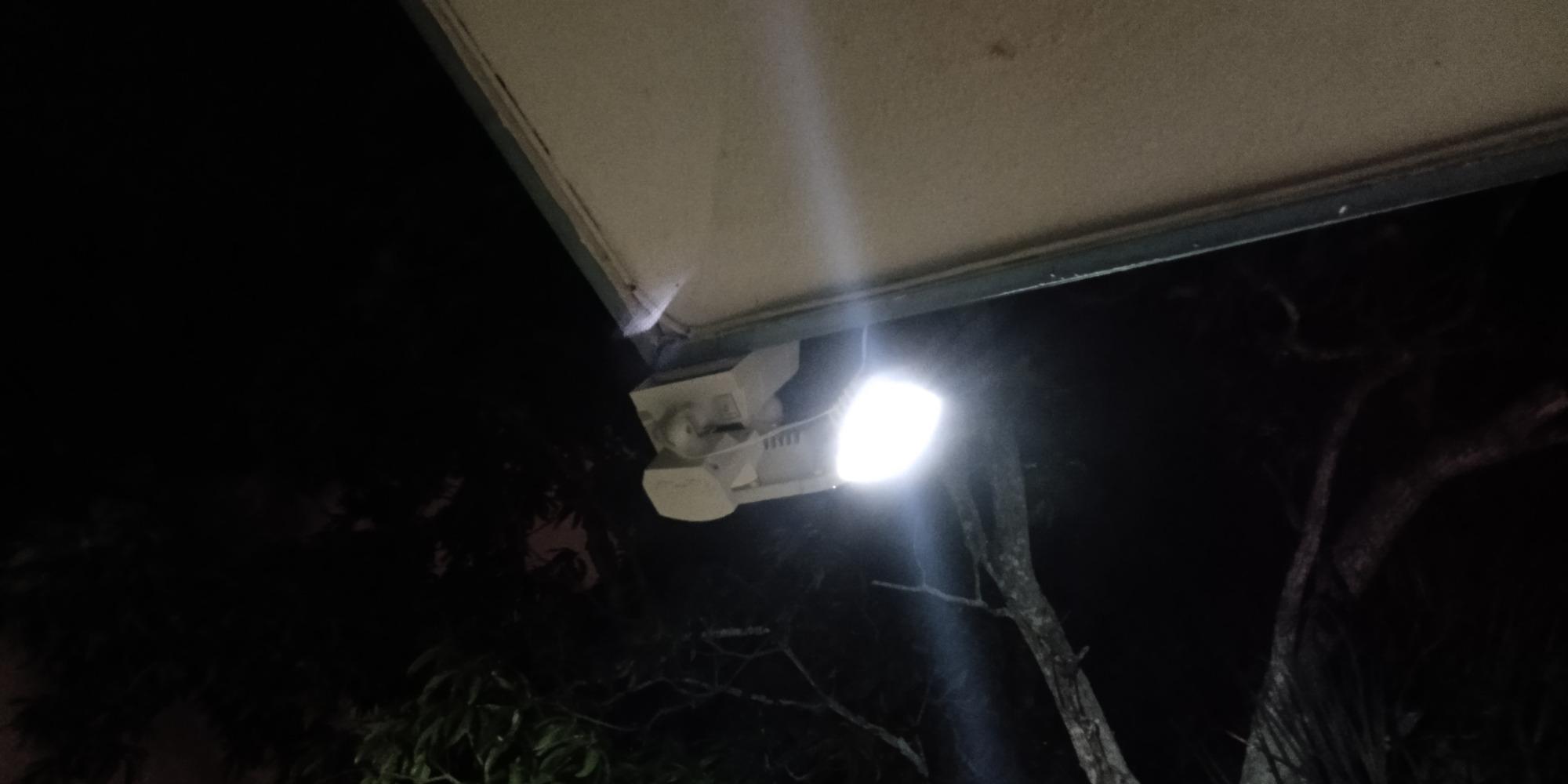 LEPOWER 3000LM Dusk to Dawn LED Security Light, 28W Flood Lights with Photocell, 5500K White Light, IP65 Waterproof, 2 Adjustable Heads Exterior Outdoor Security Lights for Garage, Backyard (White) customer photo 2