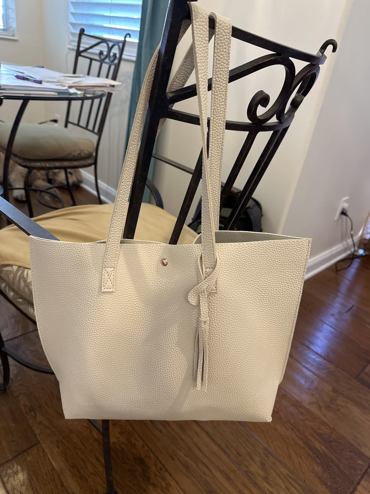 Dreubea Women's Soft Faux Leather Tote Shoulder Bag, Big Capacity Tassel Handbag customer photo 1