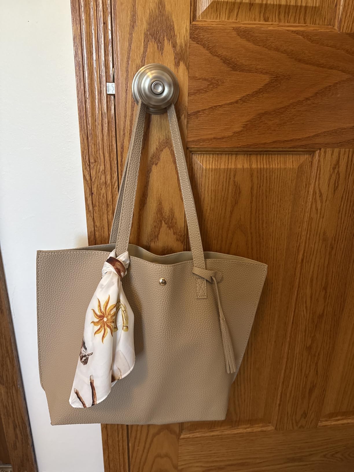 Dreubea Women's Soft Faux Leather Tote Shoulder Bag, Big Capacity Tassel Handbag customer photo 2