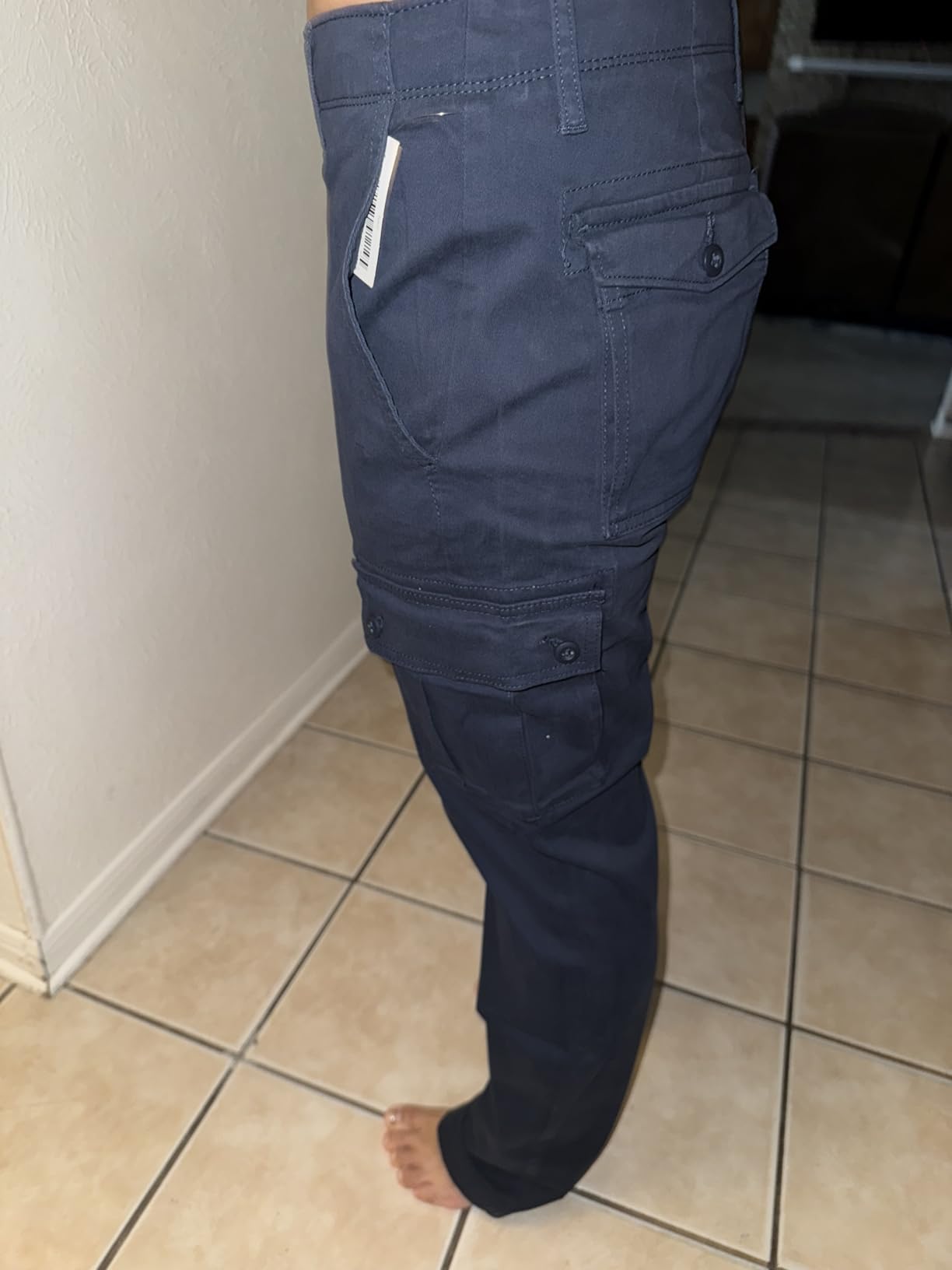 Amazon Essentials Men's Slim-Fit Stretch Cotton Twill Cargo Pants customer photo 2