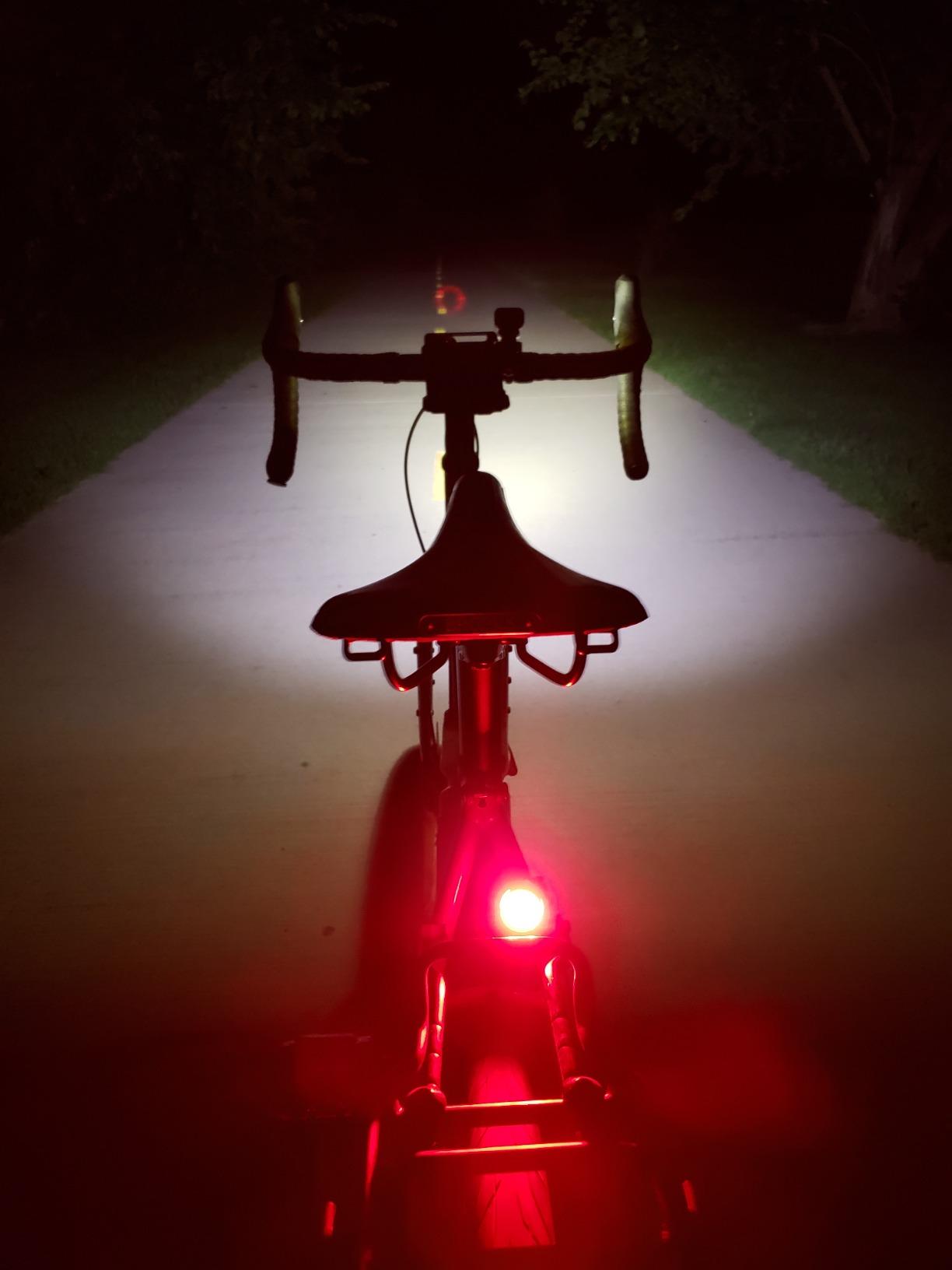 BrightRoad 850 Lumens Front Bike Light - 85 Wide Beam Rechargeable Handlebar Bike Headlight with 7 Modes, 650ft Visibility - MTB Bicycle Light for Night Riding for Commuting and Urban Cycling customer photo 1
