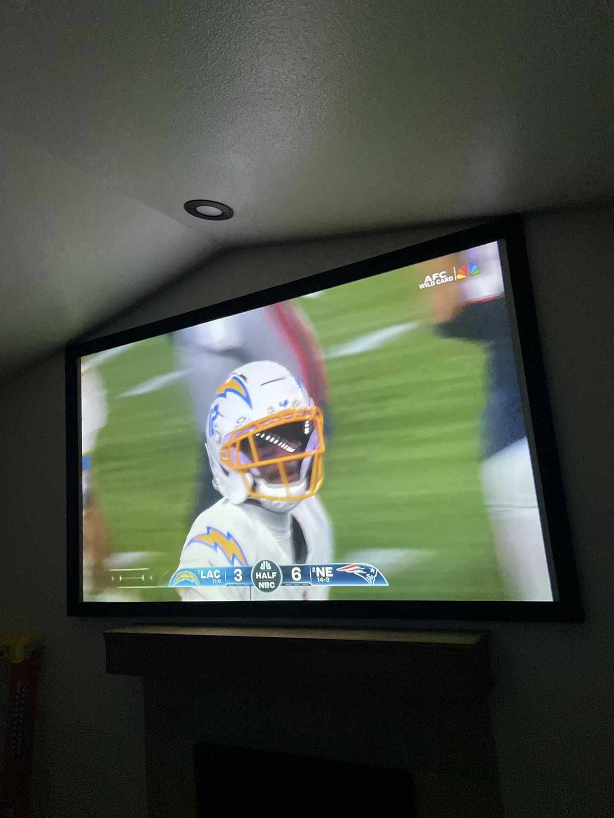 Akia Screens Fixed Frame Projector Screen 120-Inch, 16:9, Wall Mount, CINEWHITE UHD-B, 4K/8K Ready, Indoor Home Theater, AK-FF120WH2 customer photo 2