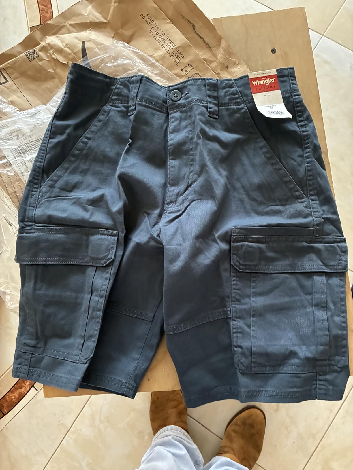 Wrangler Authentics Men's Classic Cargo Stretch Short customer photo 1