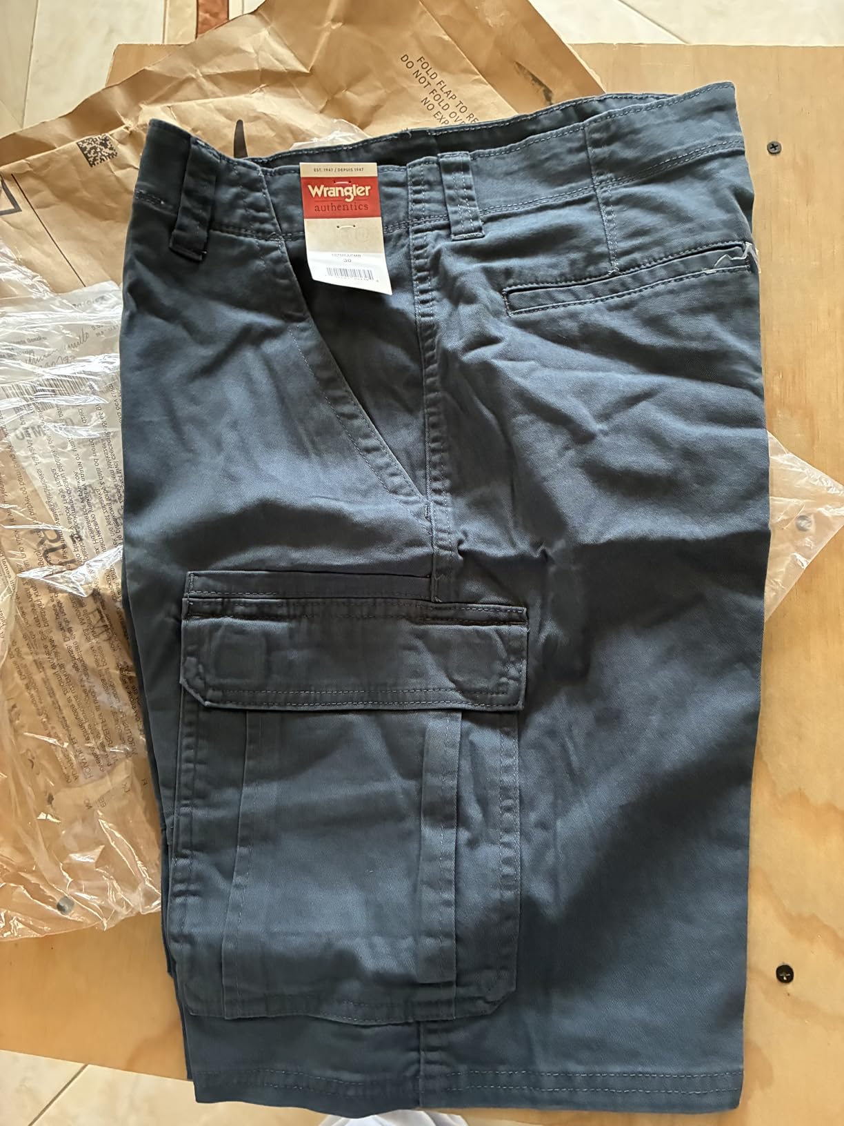 Wrangler Authentics Men's Classic Cargo Stretch Short customer photo 2