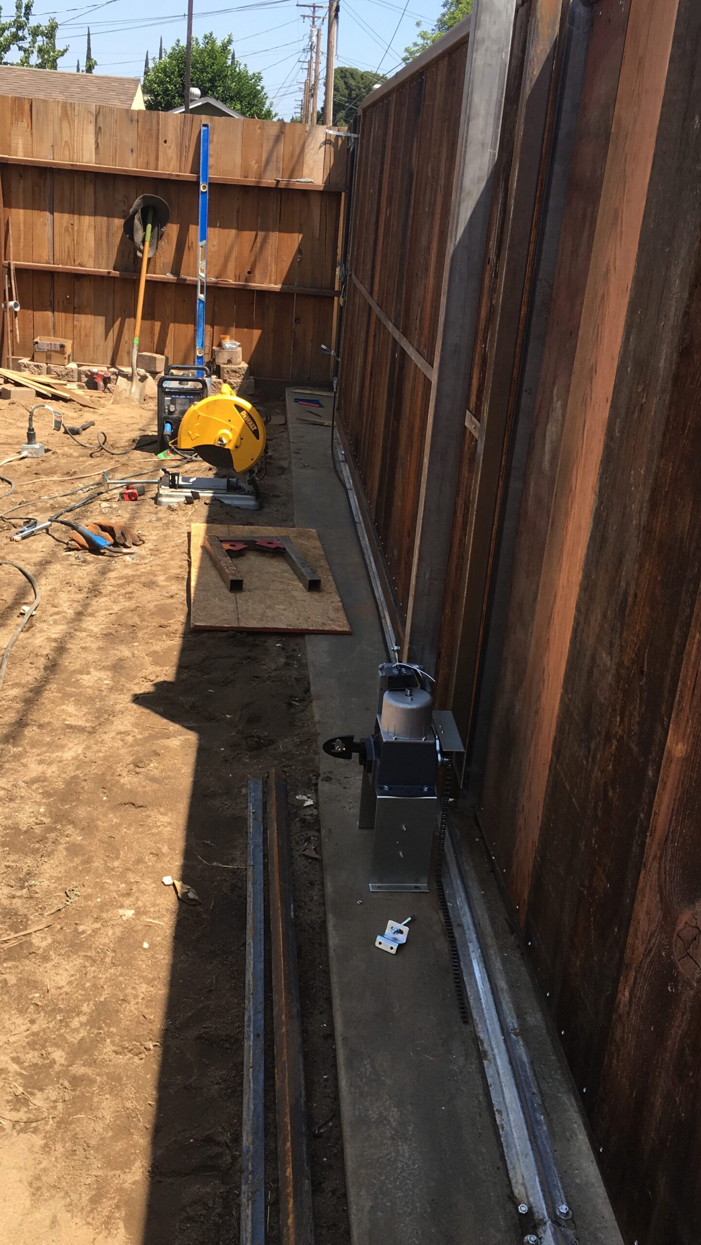 Miller 907757 Multimatic 220 AC/DC Multiprocess Welder - Versatile Multi-Process MIG, Flux-Cored & TIG Welder Machine - Portable Welding Machine with MIG Gun, TIG Torch & Multi-Voltage Plug 120V&240V customer photo 1