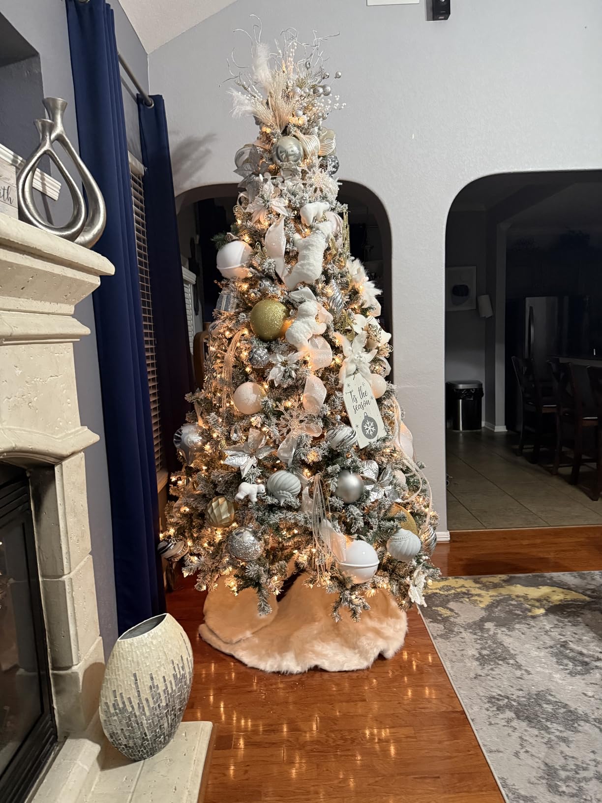 Best Choice Products Pre-Lit Artificial Christmas Tree, 6ft Snow Flocked Design Pine Tree, Full Appearance Snowy w/Easy Assembly, Metal Stand customer photo 1