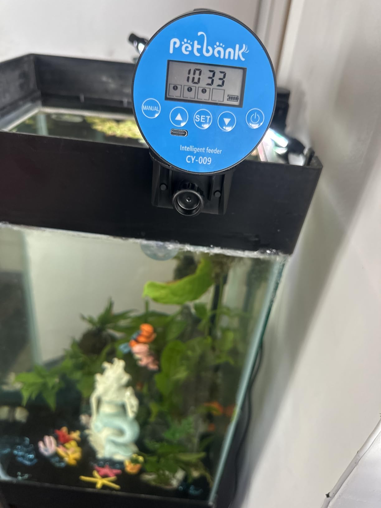 Automatic Fish Feeder for Aquariums - Rechargeable Auto Fish Food Dispenser Timer Feeder with USB Charger Cable, LCD Screen, Customized Schedule customer photo 1