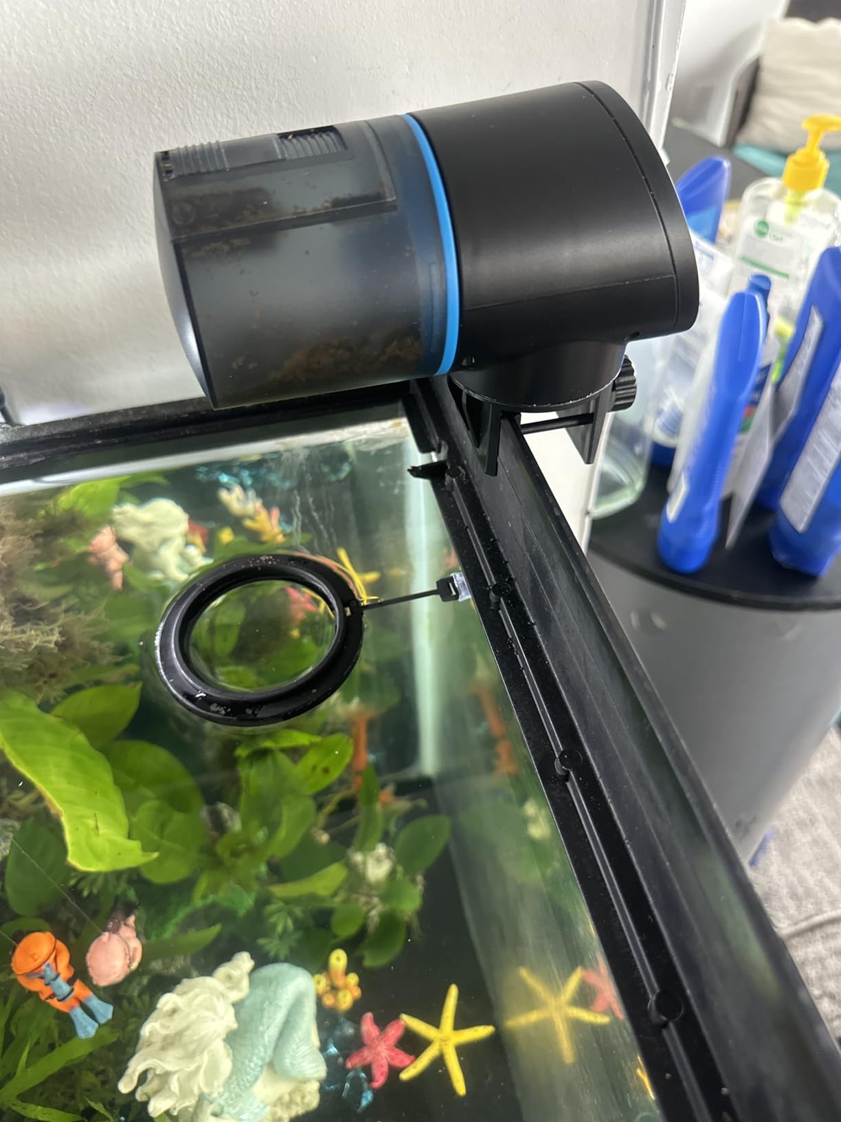 Automatic Fish Feeder for Aquariums - Rechargeable Auto Fish Food Dispenser Timer Feeder with USB Charger Cable, LCD Screen, Customized Schedule customer photo 2