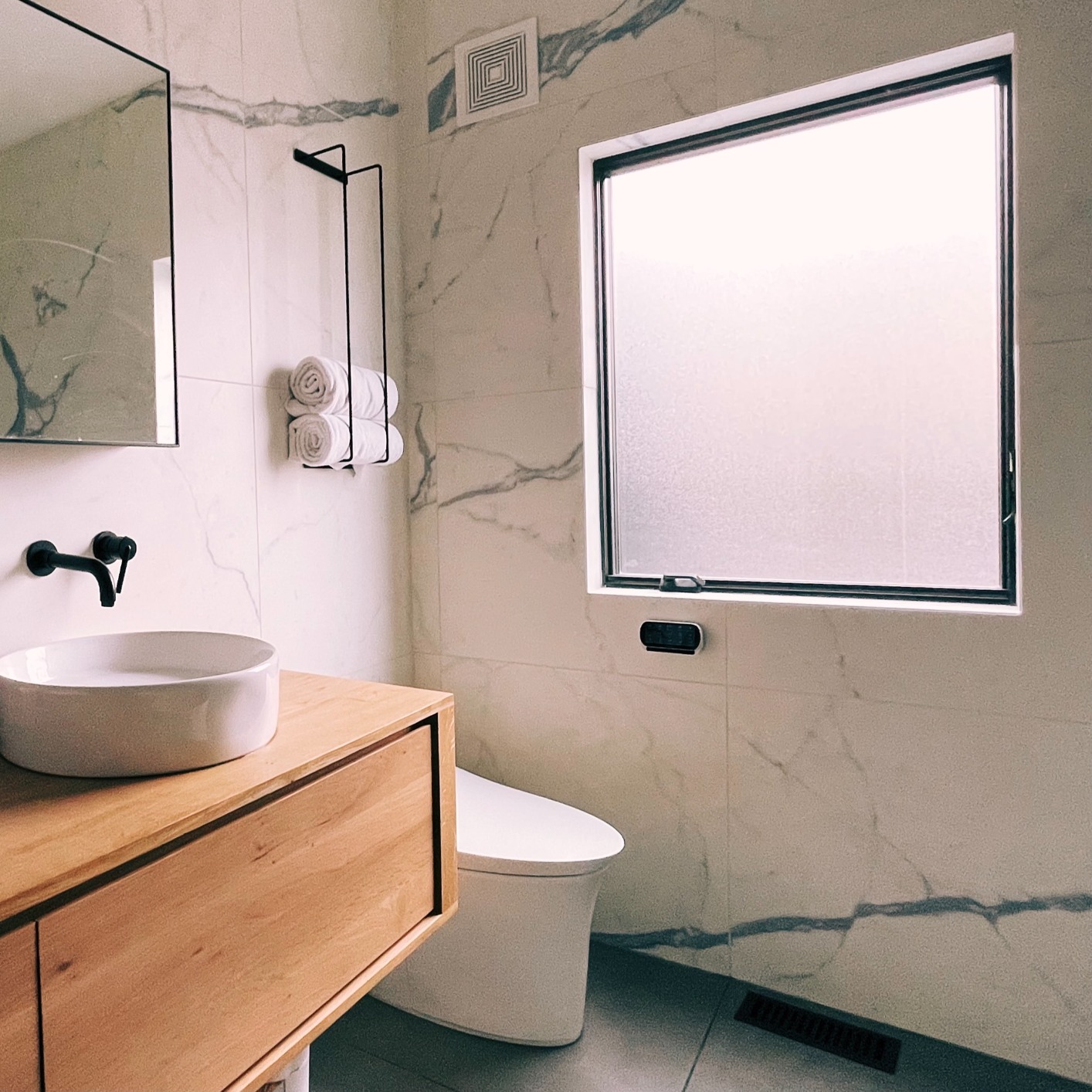 Kohler K-5401-PA-0 Veil One-Piece Elongated Dual-Flush Intelligent Toilet, Smart Bidet Toilet, White customer photo 2