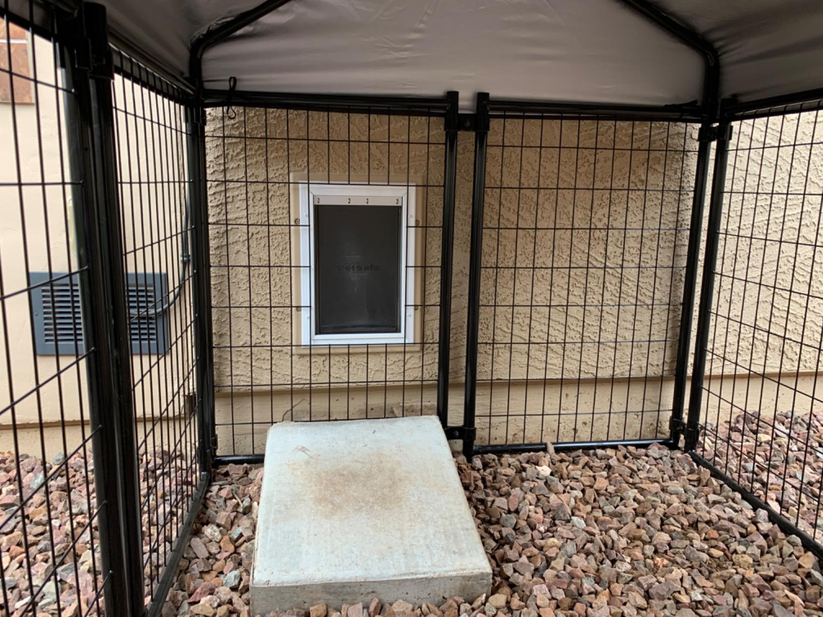 Amazon Basics - Welded Rectangular Outdoor Secure Wire Crate Kennel for Cat, Dog Large, Black, 102 x 48 x 72 inches customer photo 1
