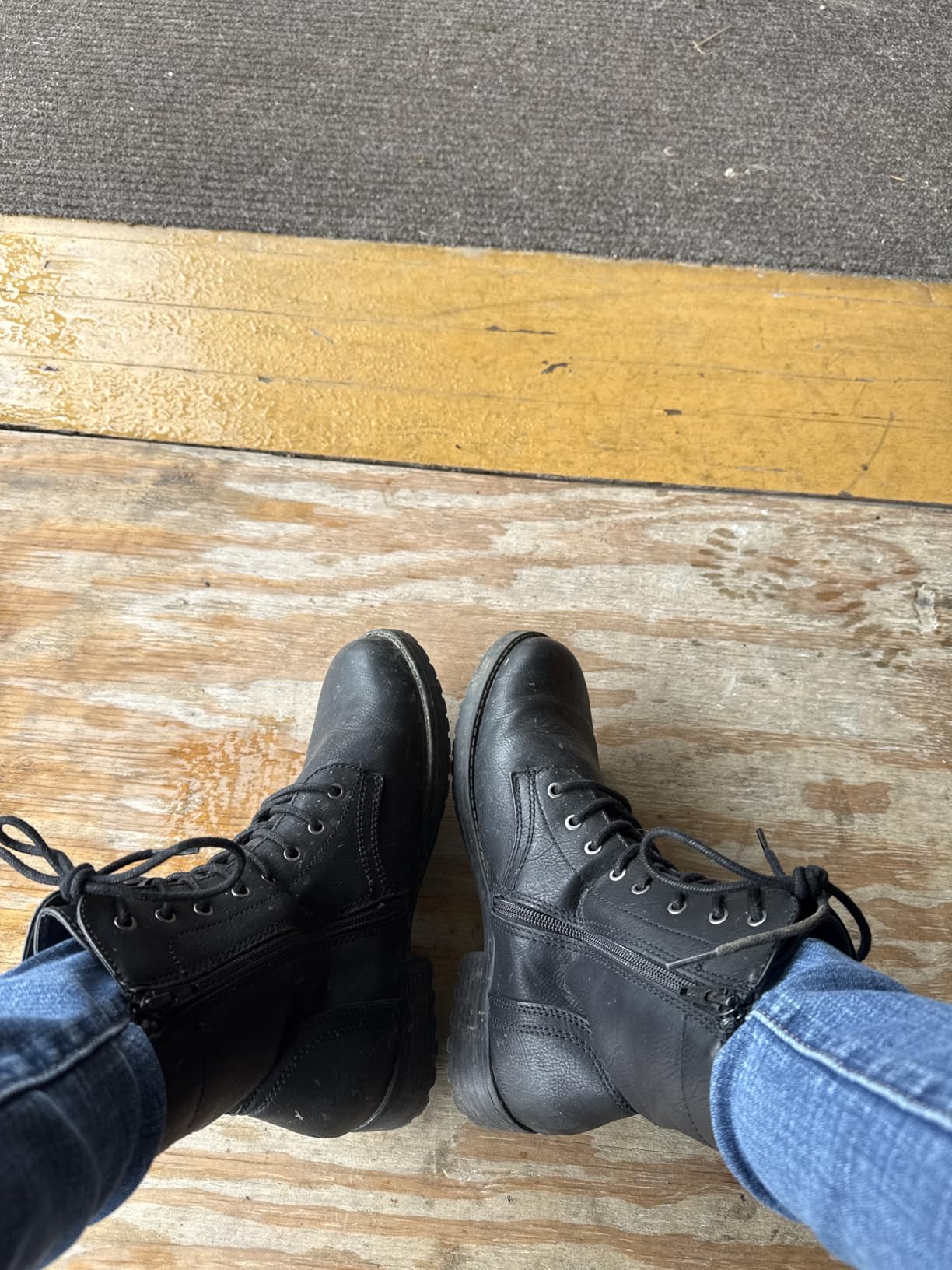 Amazon Essentials Women's Lace-Up Combat Boots with Lug Sole and Side Zipper customer photo 2