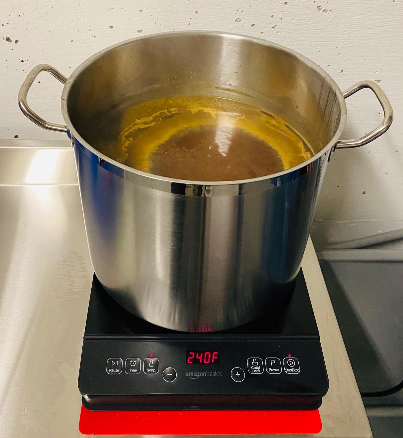 Amazon Basics 1800W Portable Electric Induction Cooktop, Burner and Child Lock, Overheat Protection, Timer, 8 Power Settings, Temperature Control Up to 440F, for Cookware Diameter 5.7-8.2, Black customer photo 1
