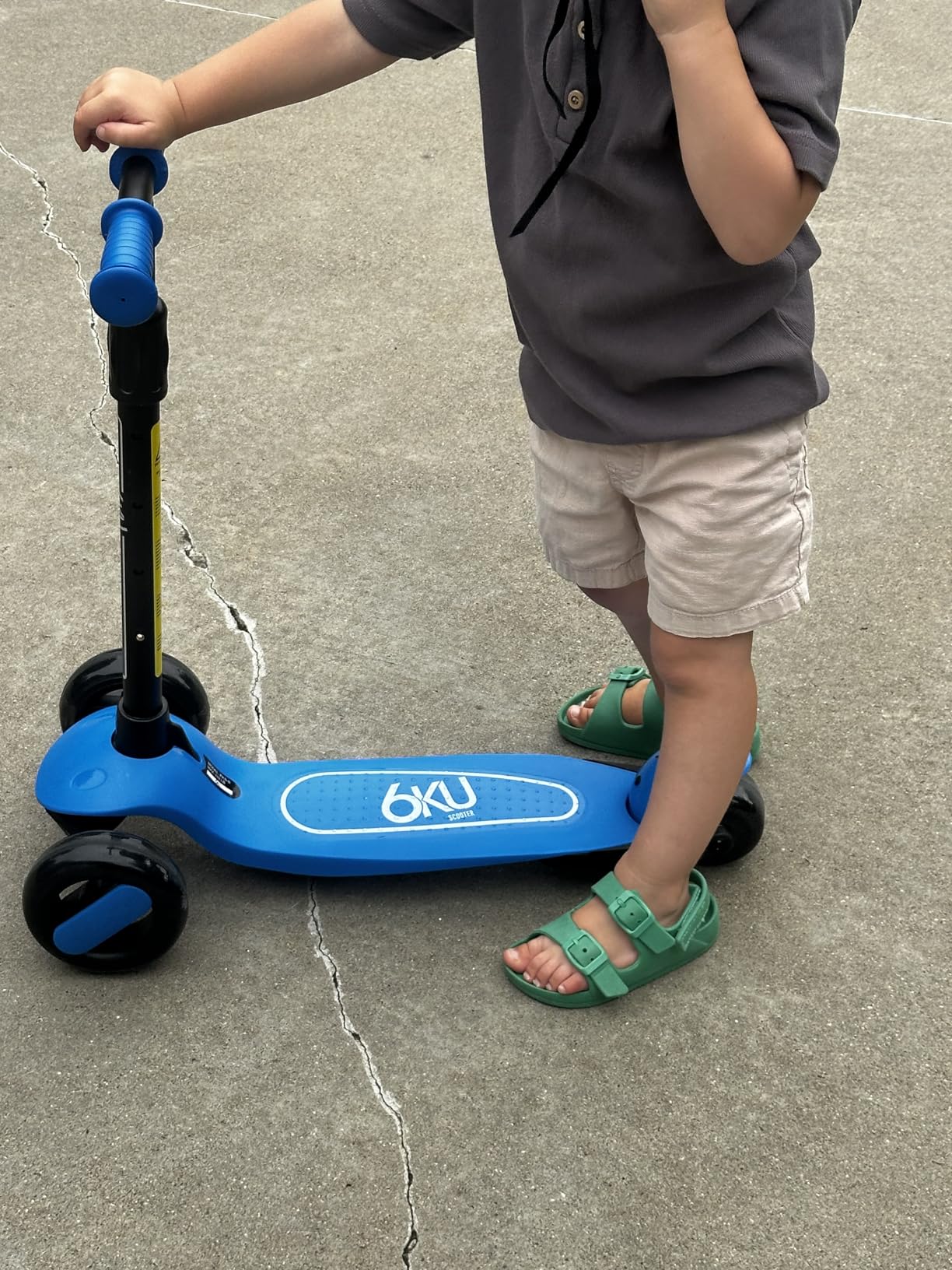 6KU Scooter for Kids Ages 3-10 with Flash Wheels, Kids Scooter 4 Adjustable Height, Toddler Scooter Extra-Wide PU LED Wheels, 3 Wheel Scooter for Kids for Girls & Boys Learn to Steer customer photo 1